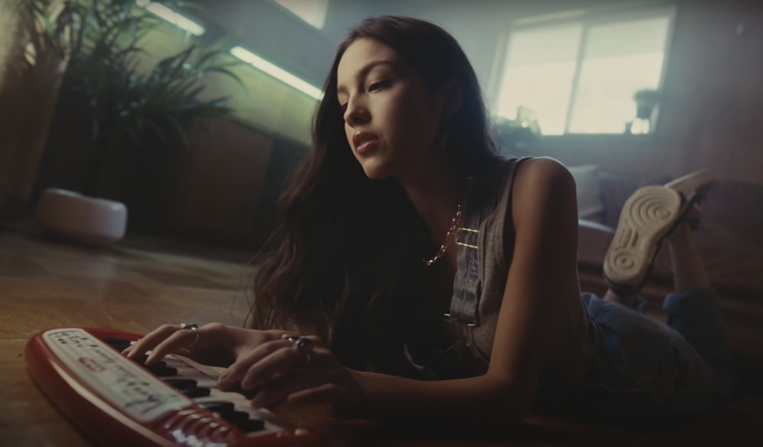 Olivia rodrigo drivers license video