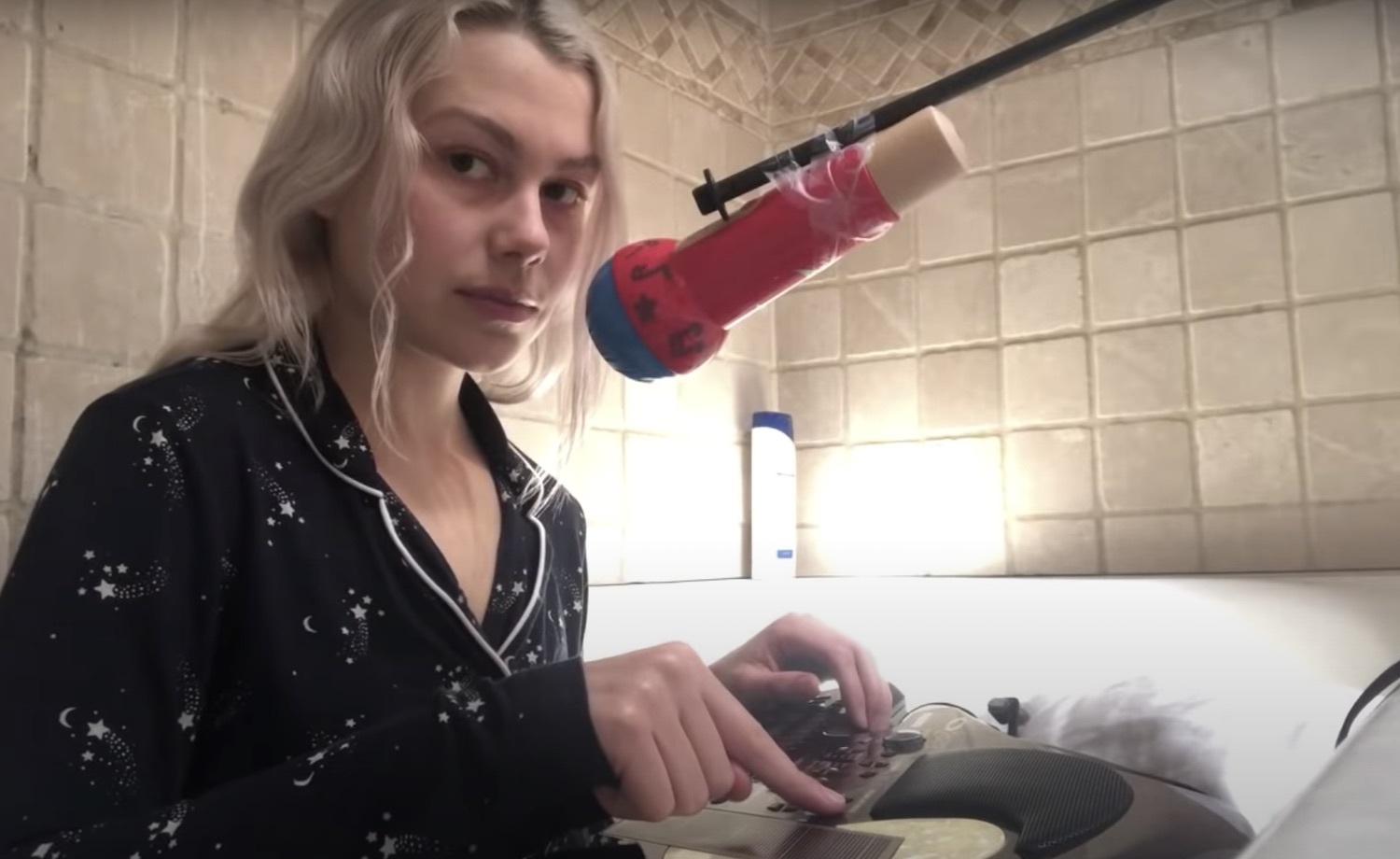 Phoebe bridgers kyoto jimmy kimmel bathroom