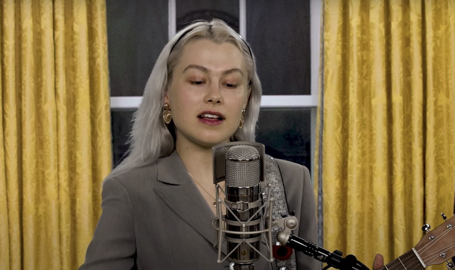 Phoebe bridgers npr tiny desk home concert