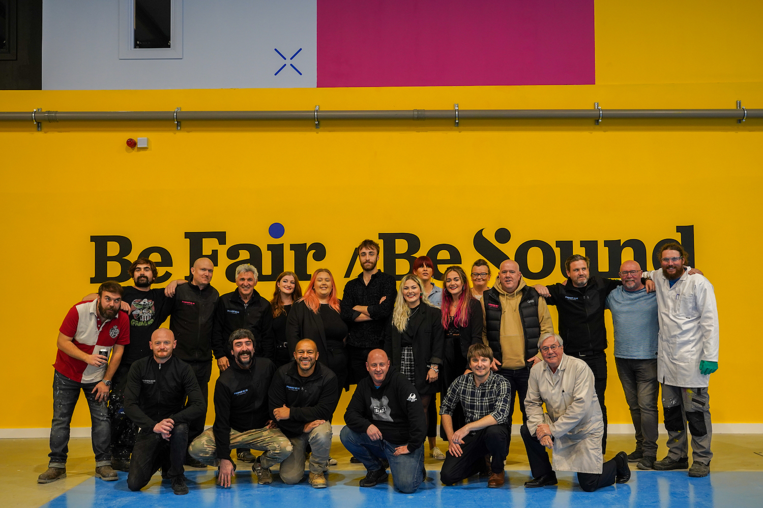 Press on vinyl Komparrison press shot 2021 no credit given