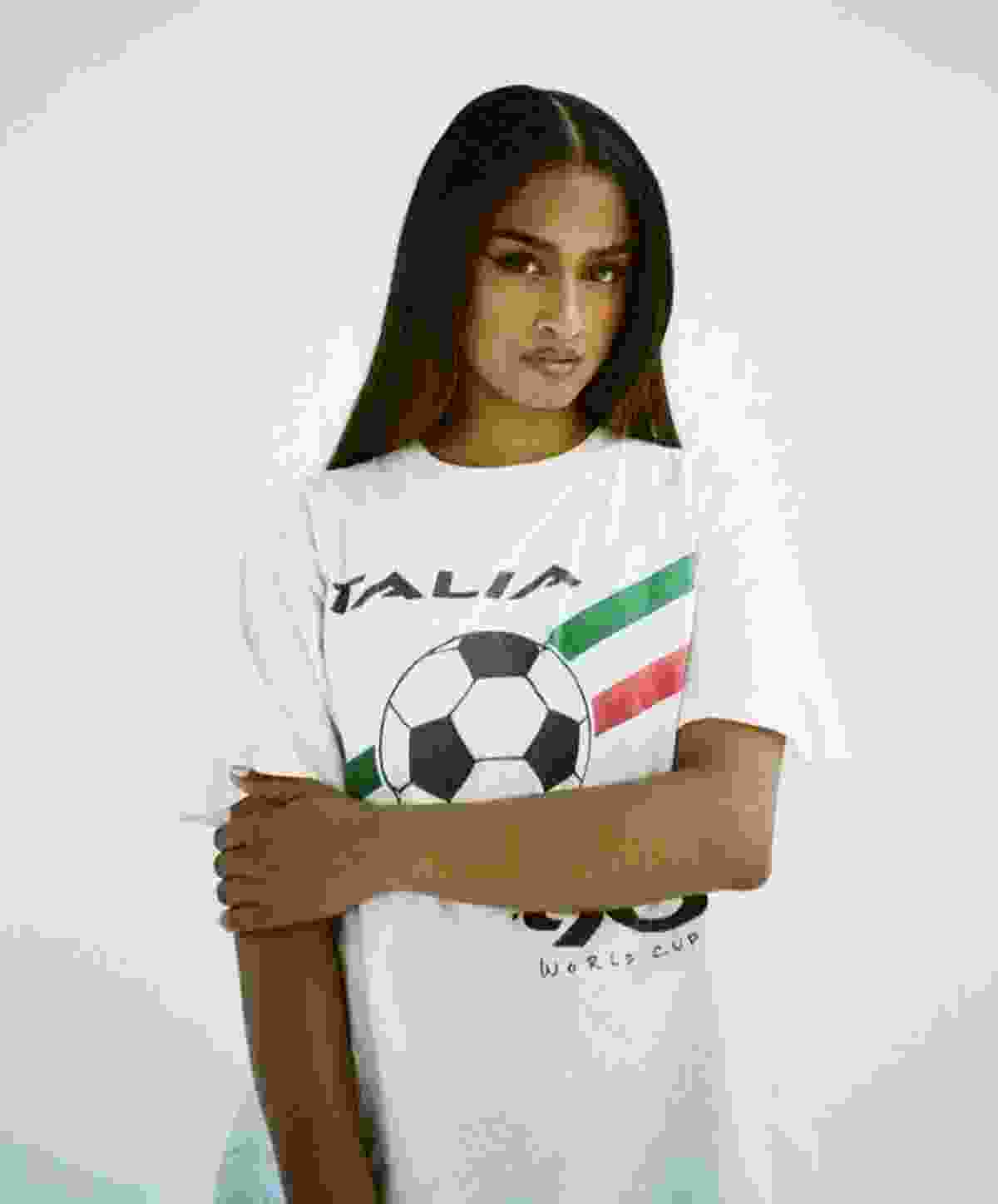 Priya Ragu Merch Priya Ragu returns with the brand new track