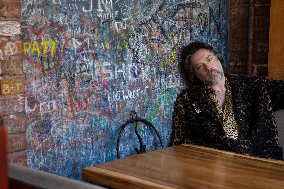 Rufus wainwright coloured wall