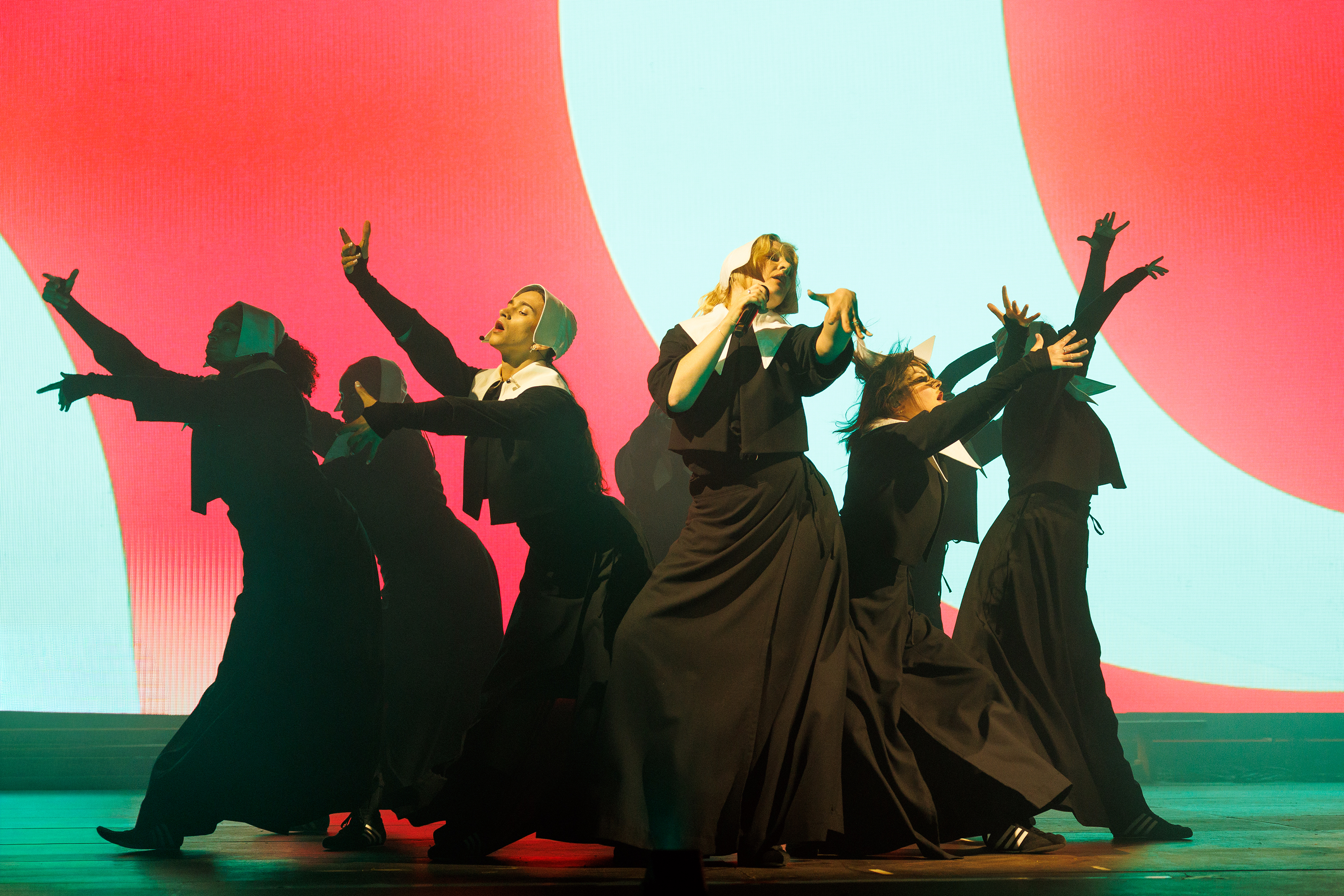 End of the Road 2025: Self Esteem plays tightly choreographed, NSFW ...