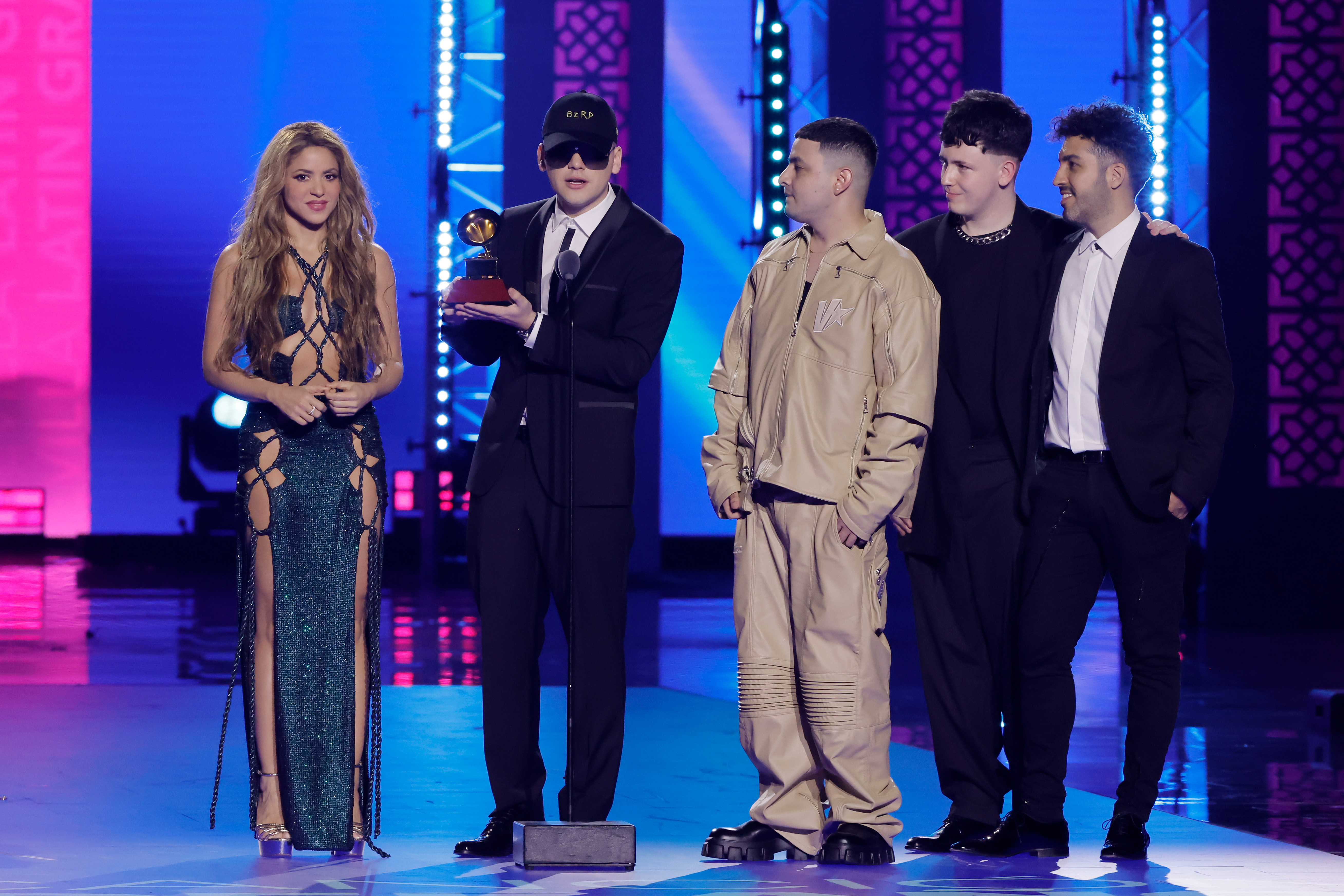 Shakira bzrap latinggrammy