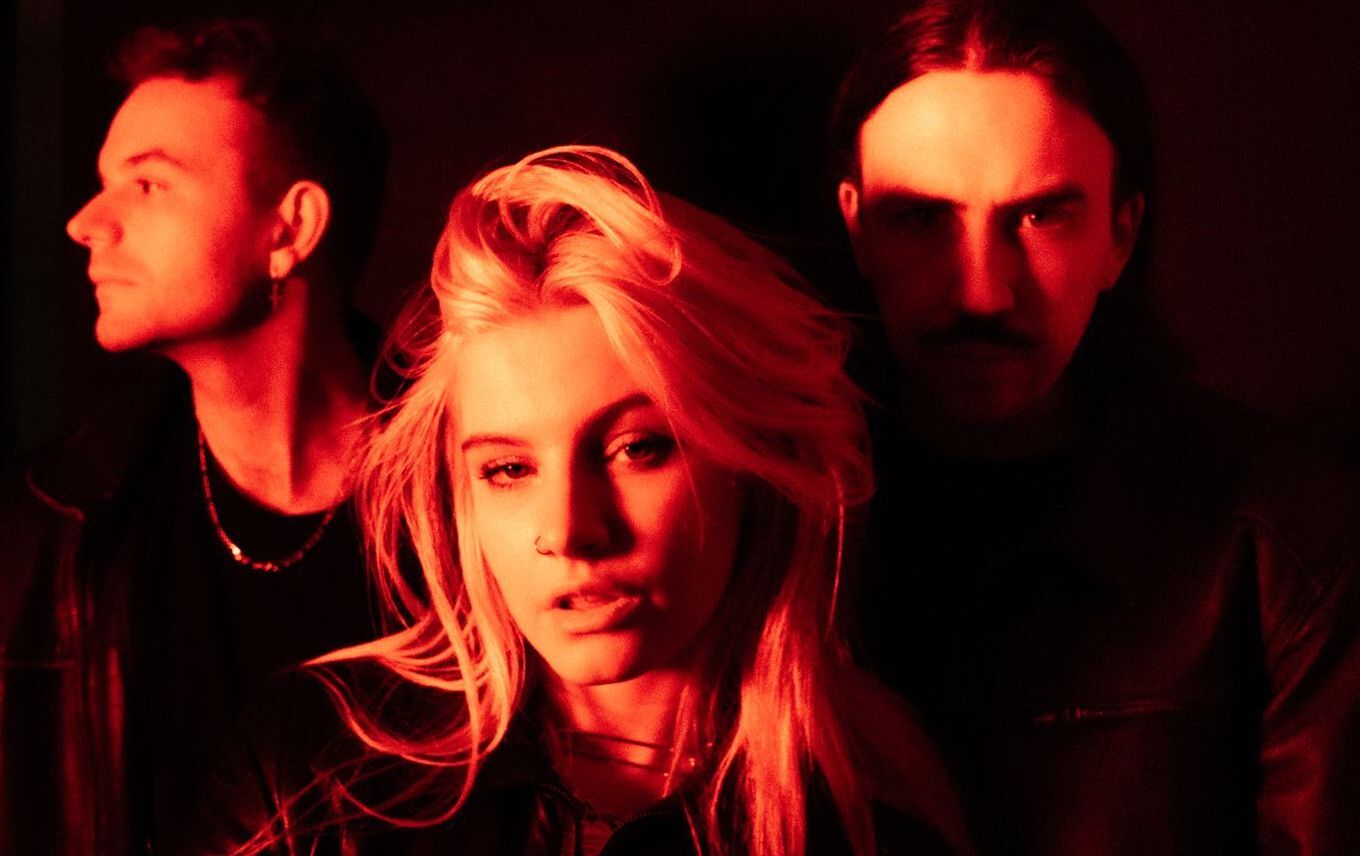 Swim school Delirious portrait credit Rory Barnes