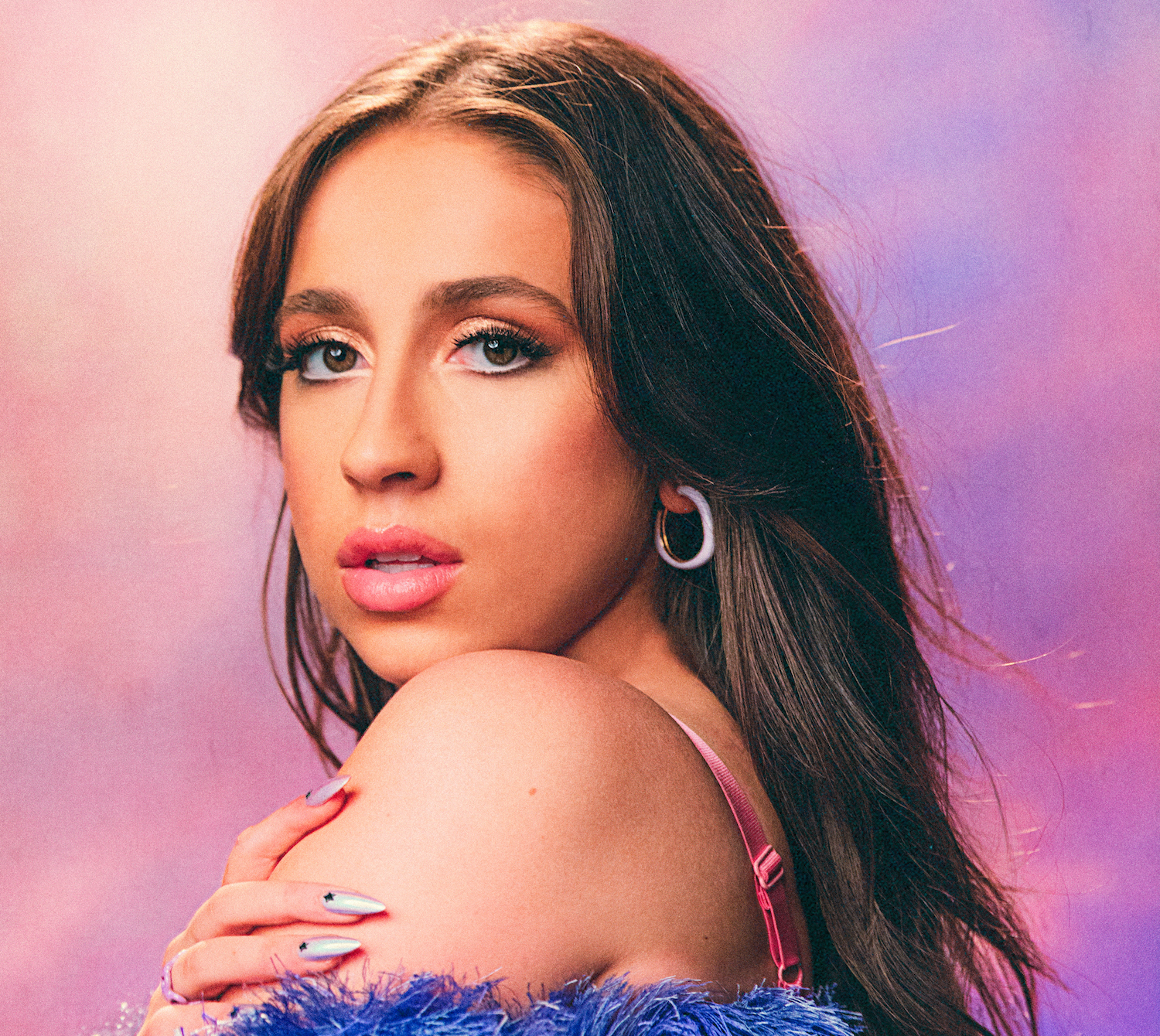 Tate mcrae 2022 Headshot edit 1