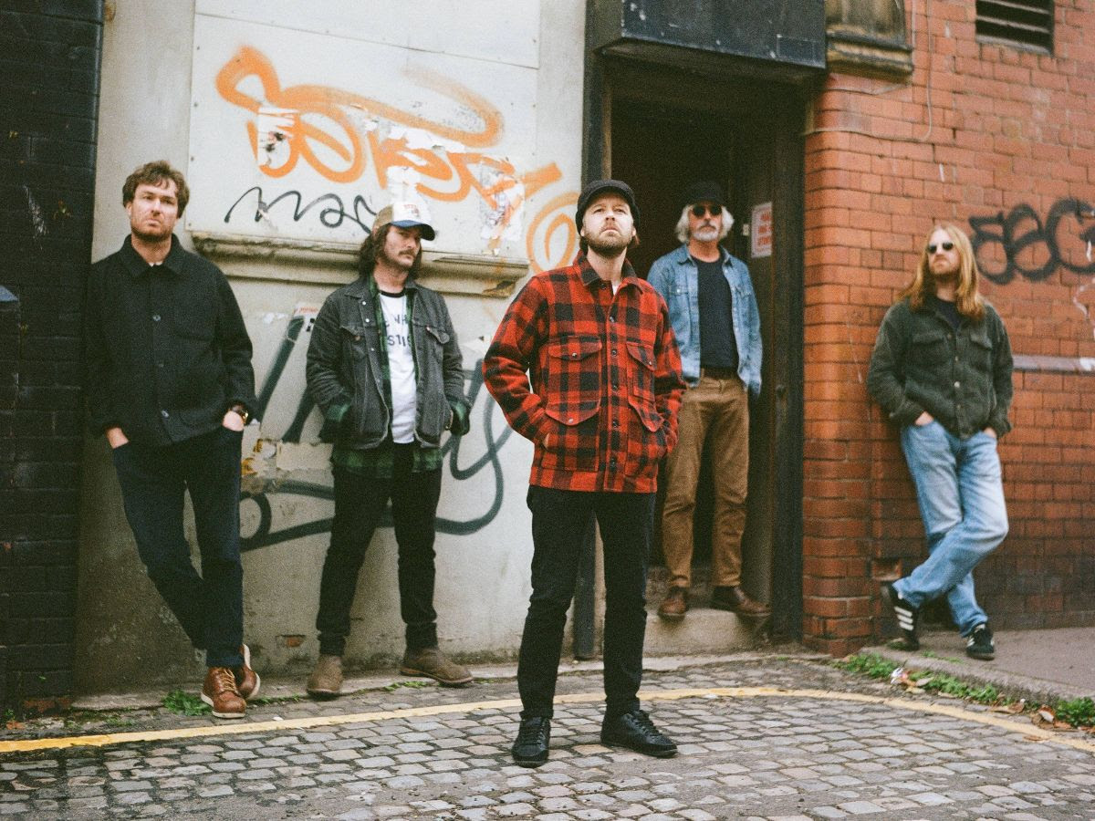 The Coral announce UK headline tour and share new video for "Leave It In The Past"