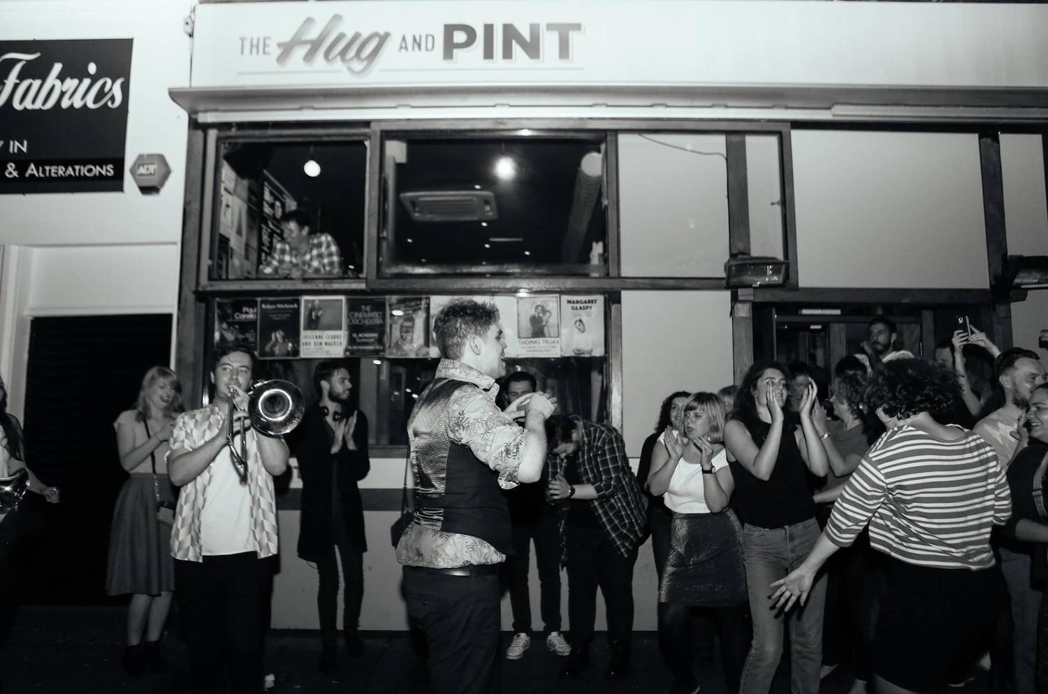 The hug and pint glasgow