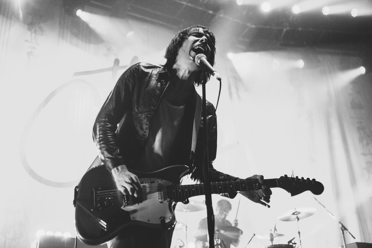 Thecribs roundhouse london 102815 rozetterago 12