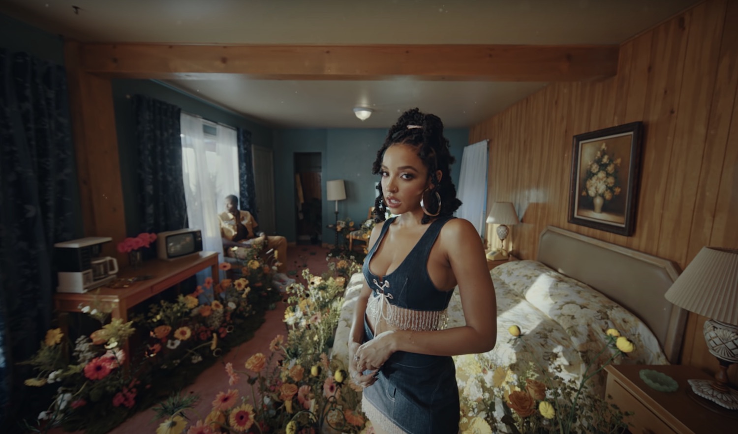 Tinashe cheat codes lean on me video youtube