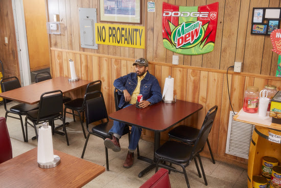 Toro y moi cafe