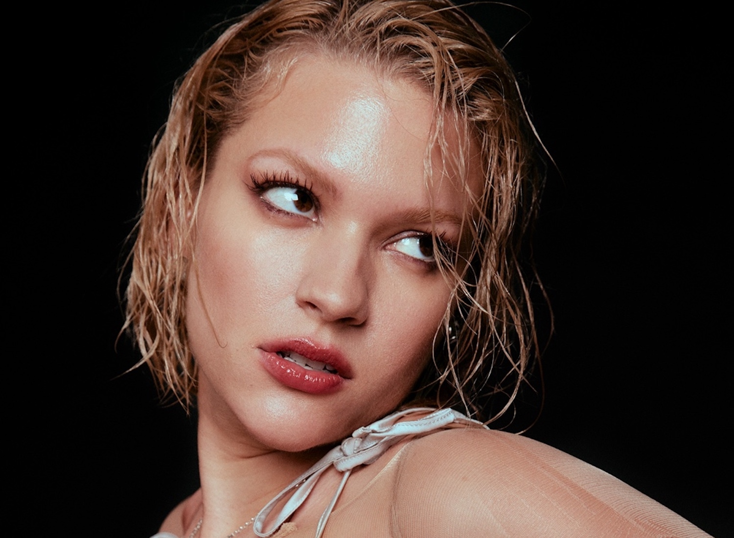 Tove styrke You You You press shot 2022