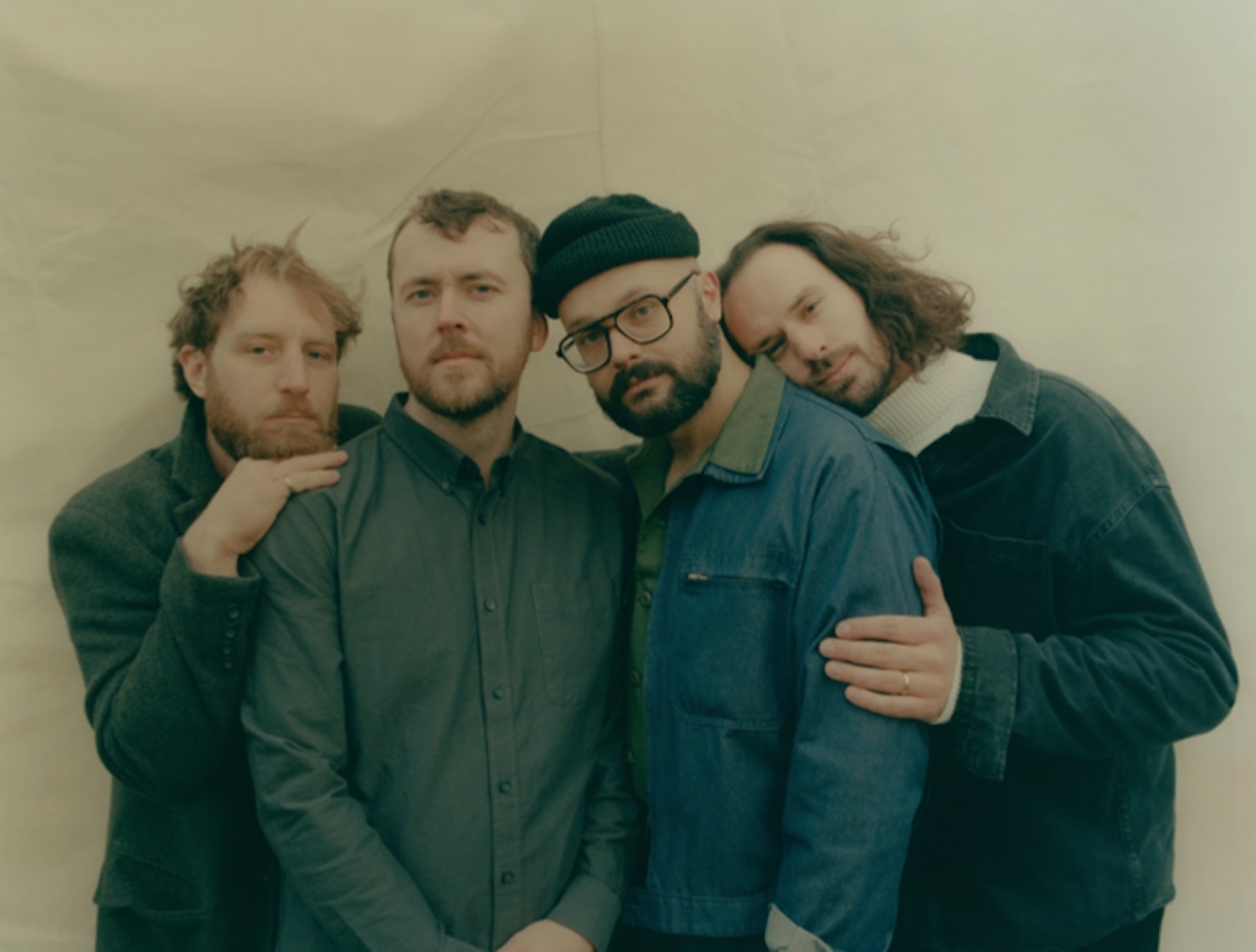 Tv priest 2022 press shot it was beautiful credit Hollie Fernando