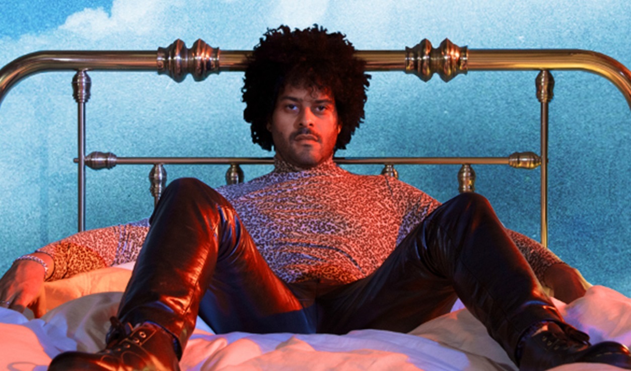 Twin shadow saturdays