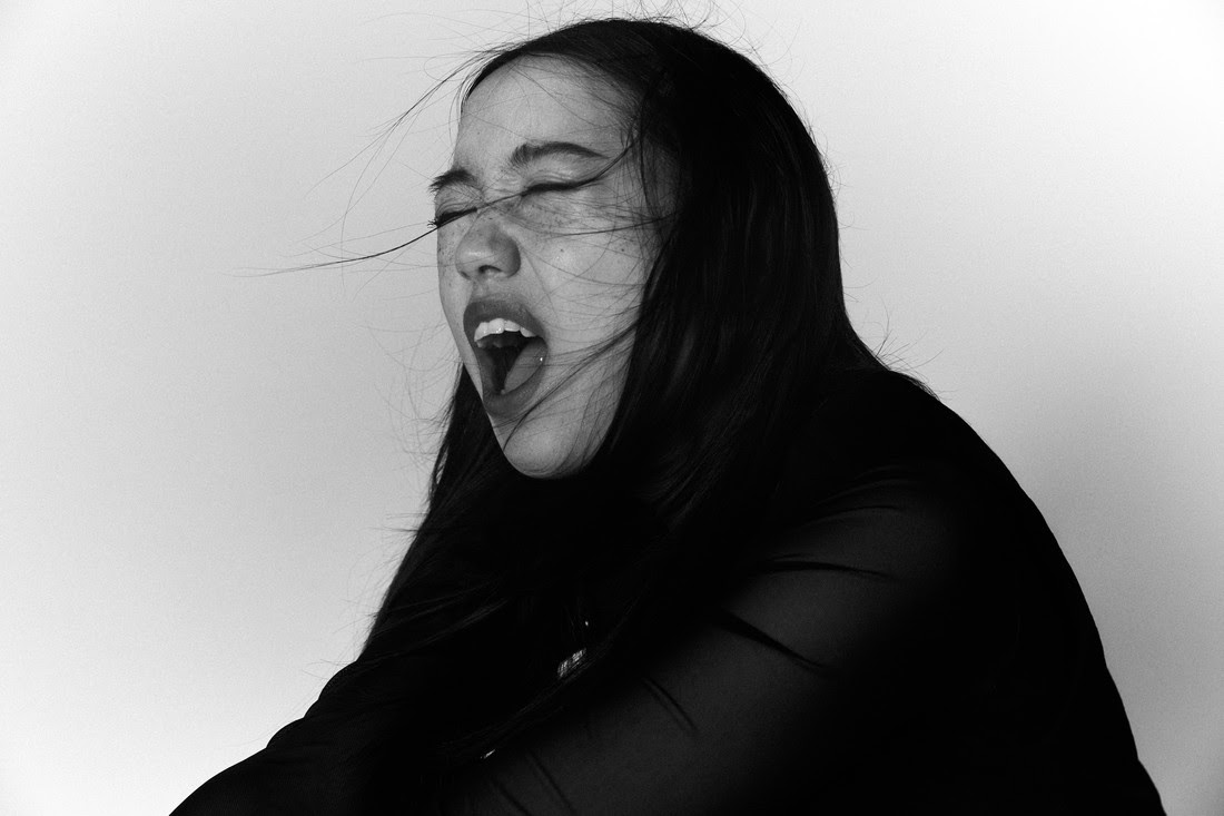 mui zyu shares cover of Miharu Koshi’s "パラレリズム (Parallelisme)"