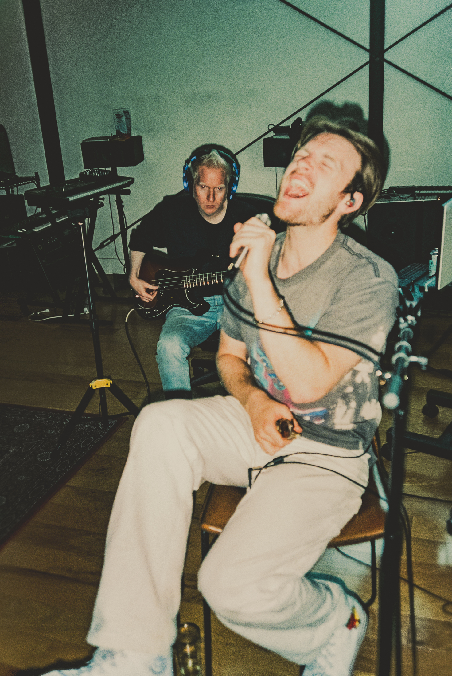 GENERAL Edit Needed Cut Bassist FINNEAS DAY 2 ANALOG BY OLOF GRIND 144