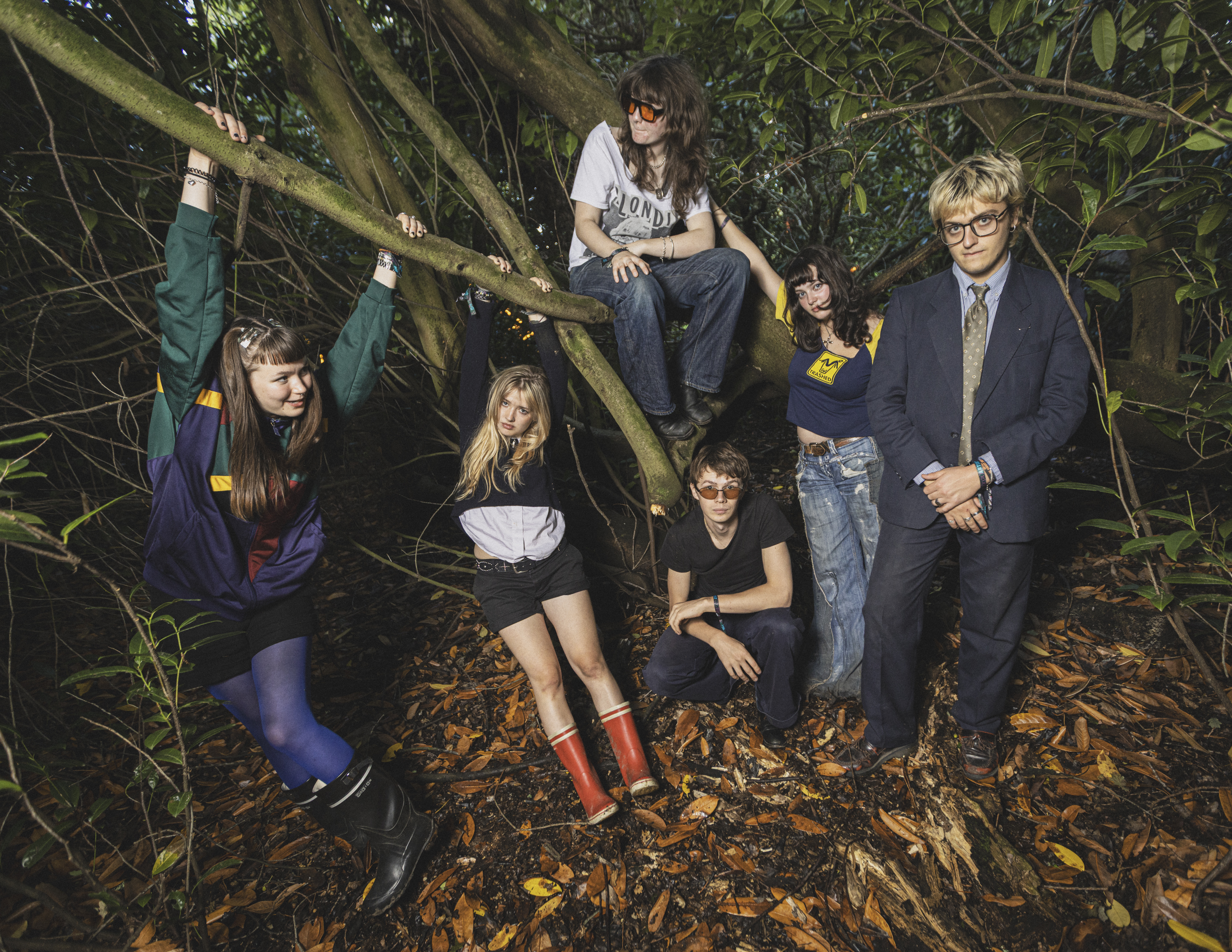 Man Woman Chainsaw Piano Stage Sam Walton 053