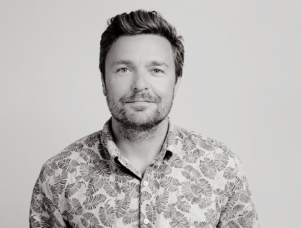 Et portrett av Bård Bie-Larsen i svart hvitt.