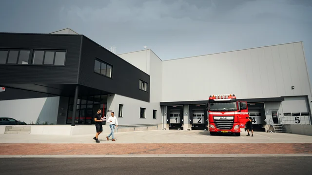 Mostert & van de Weg opent nieuwe warehouse