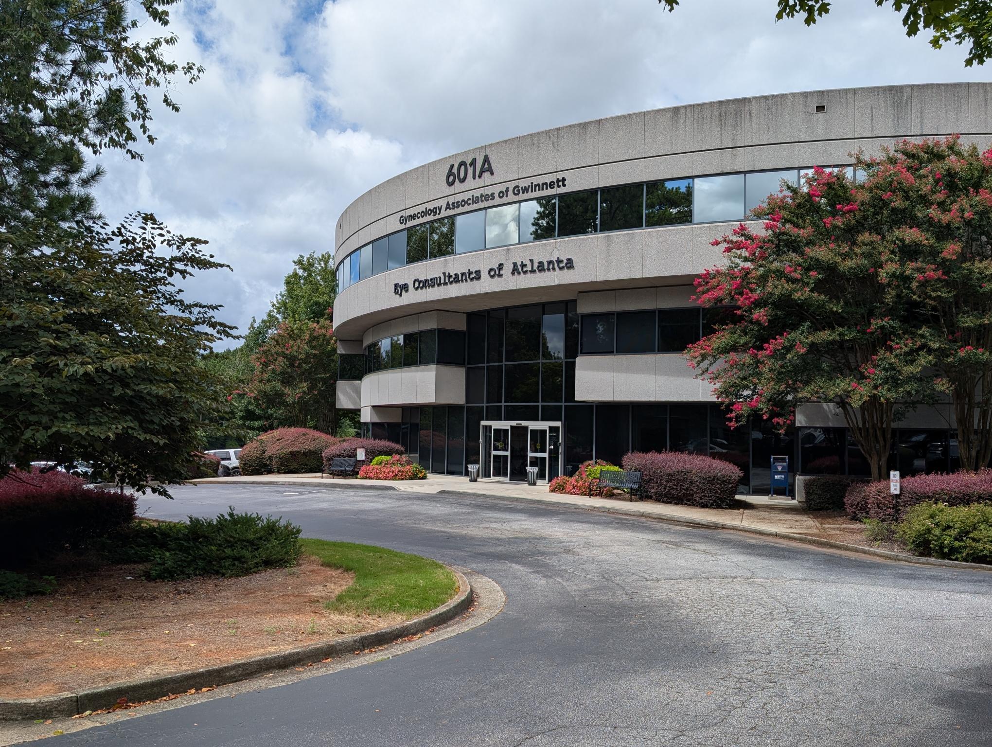 Exterior photo of the Lawrenceville (Gwinnett), Georgia location of center for Vein Restoration showing the outside of the building
