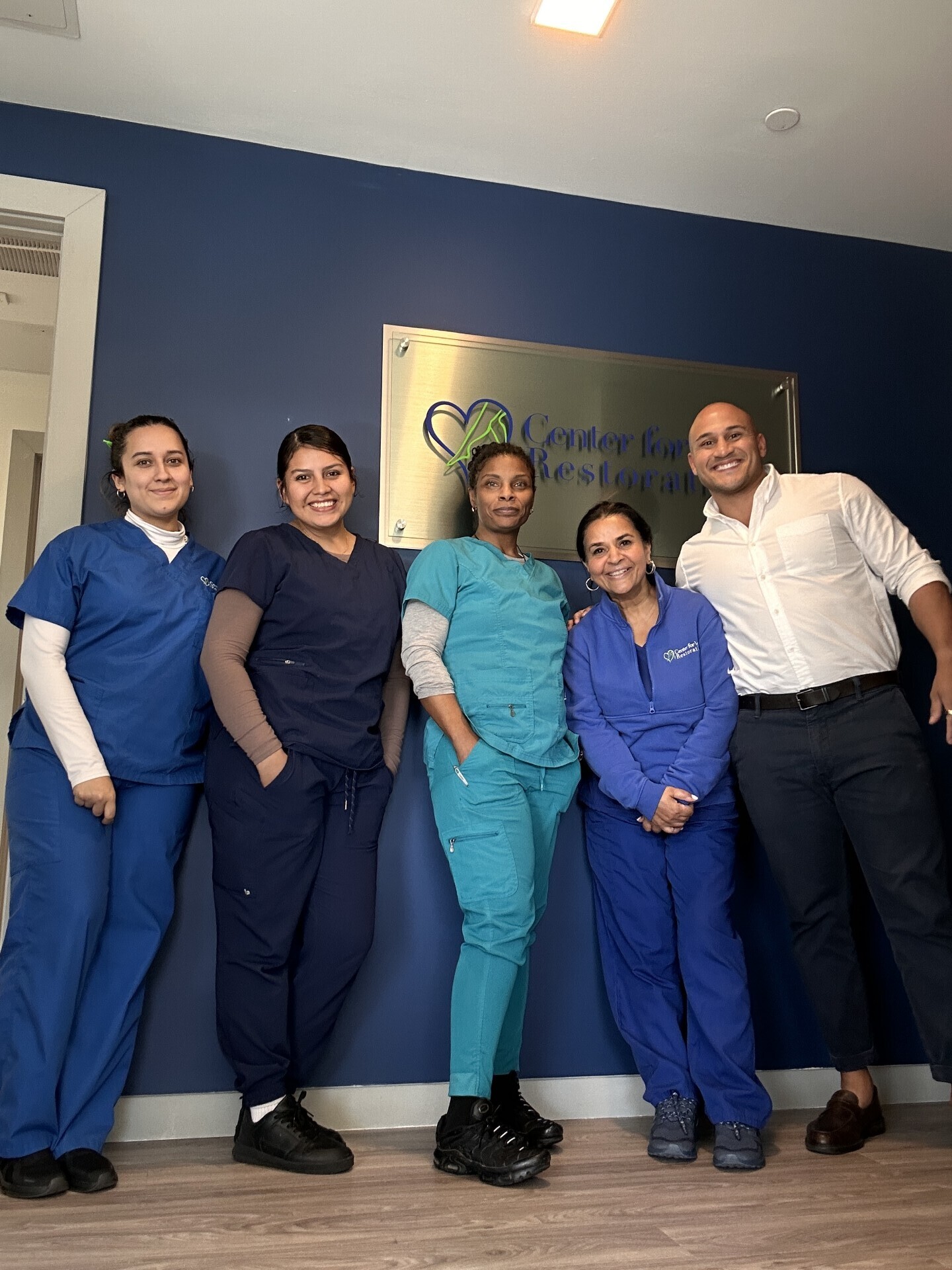 Foto grupal del equipo del Center for Vein Restoration en Brooklyn, Nueva York.