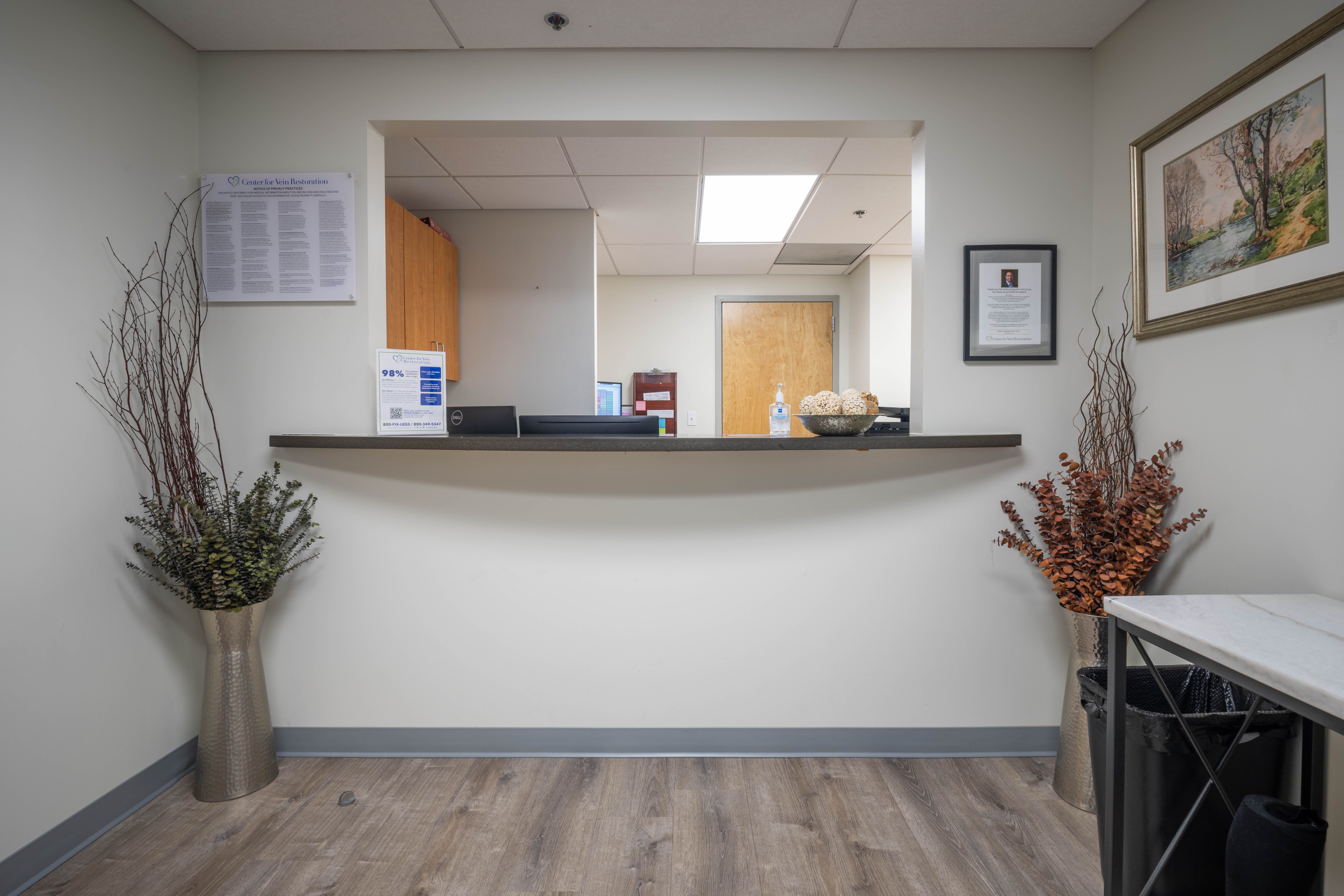 Foto de la recepción del Center for Vein Restoration en Lakewood, Nueva Jersey.