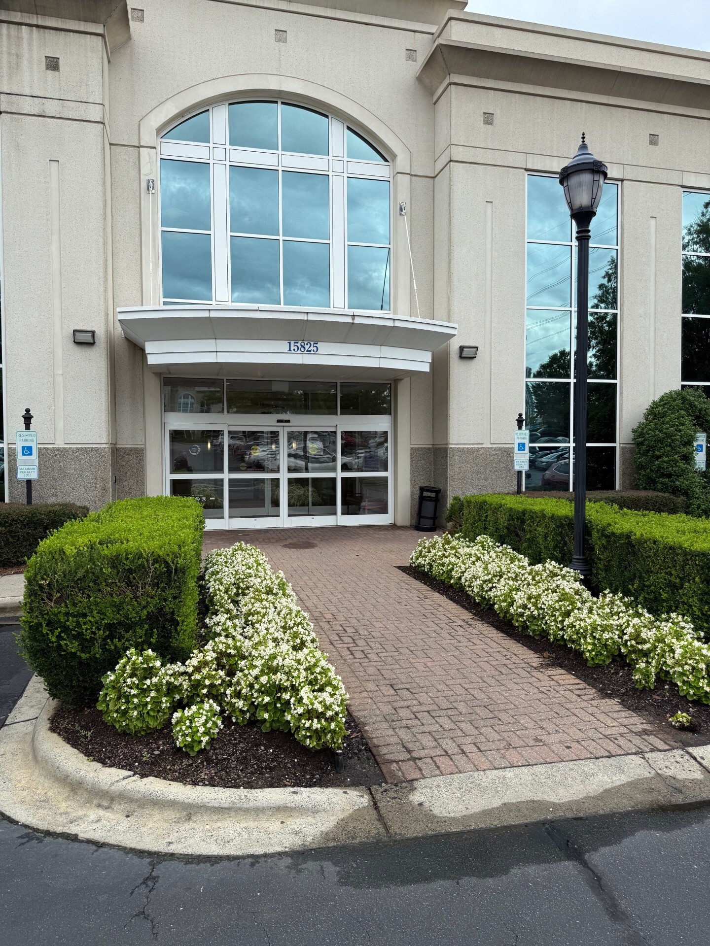 Foto del exterior del Center for Vein Restoration en Charlotte, Carolina del Norte.