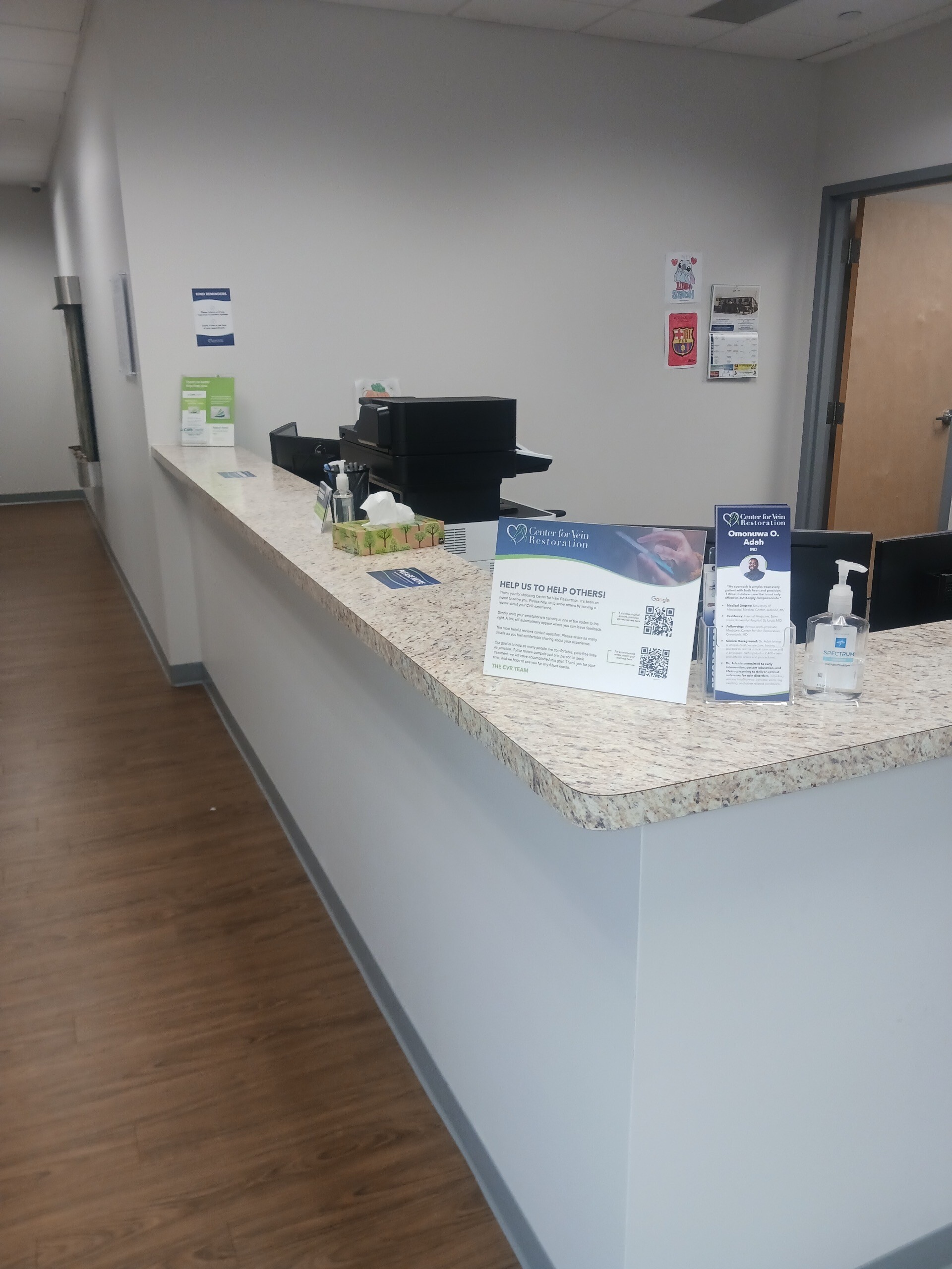 Foto de la recepción del Center for Vein Restoration en Hamilton, Nueva Jersey.