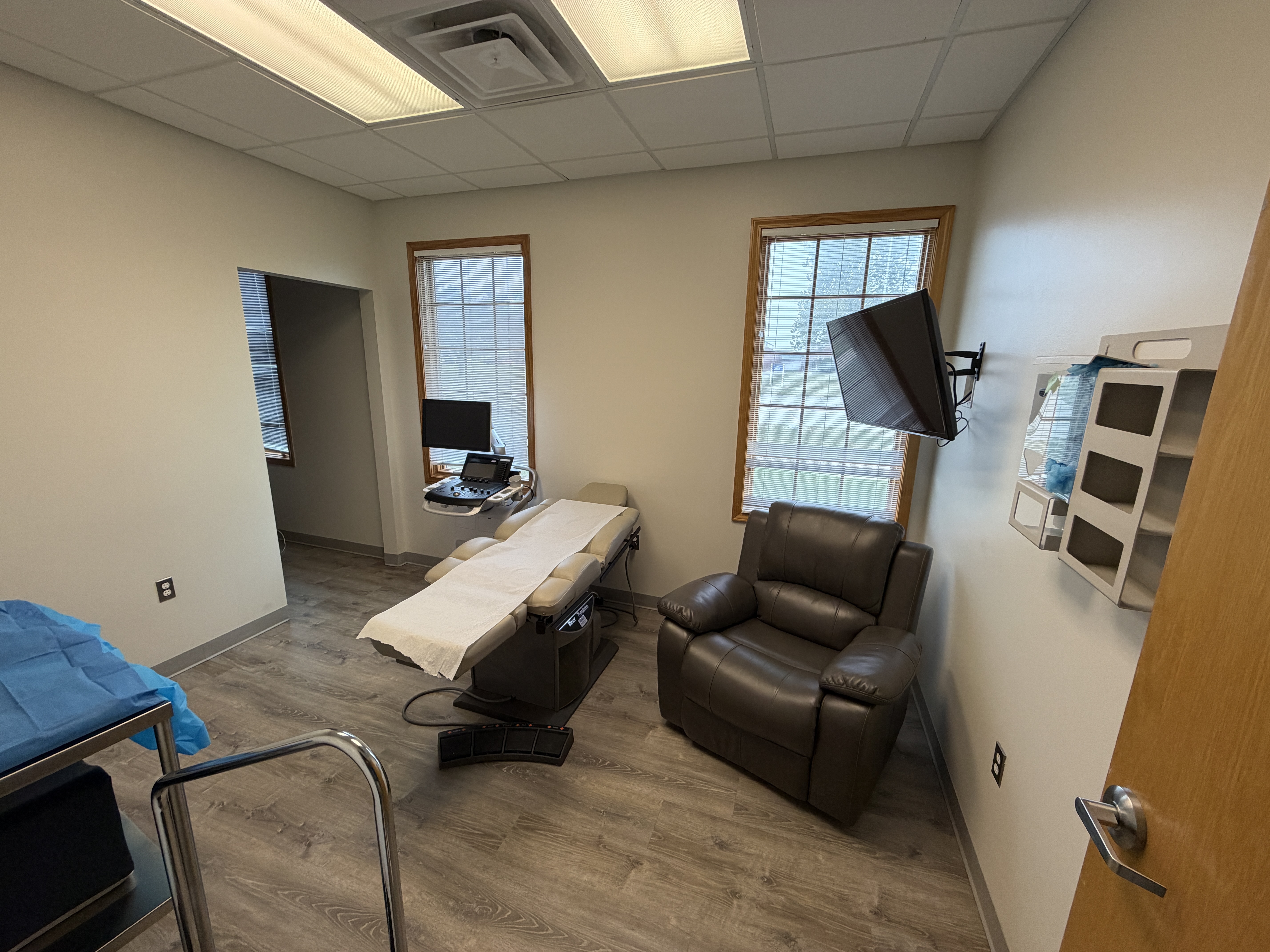 Interior photo of the Salem, New Hampshire location of center for Vein Restoration showing the examine room