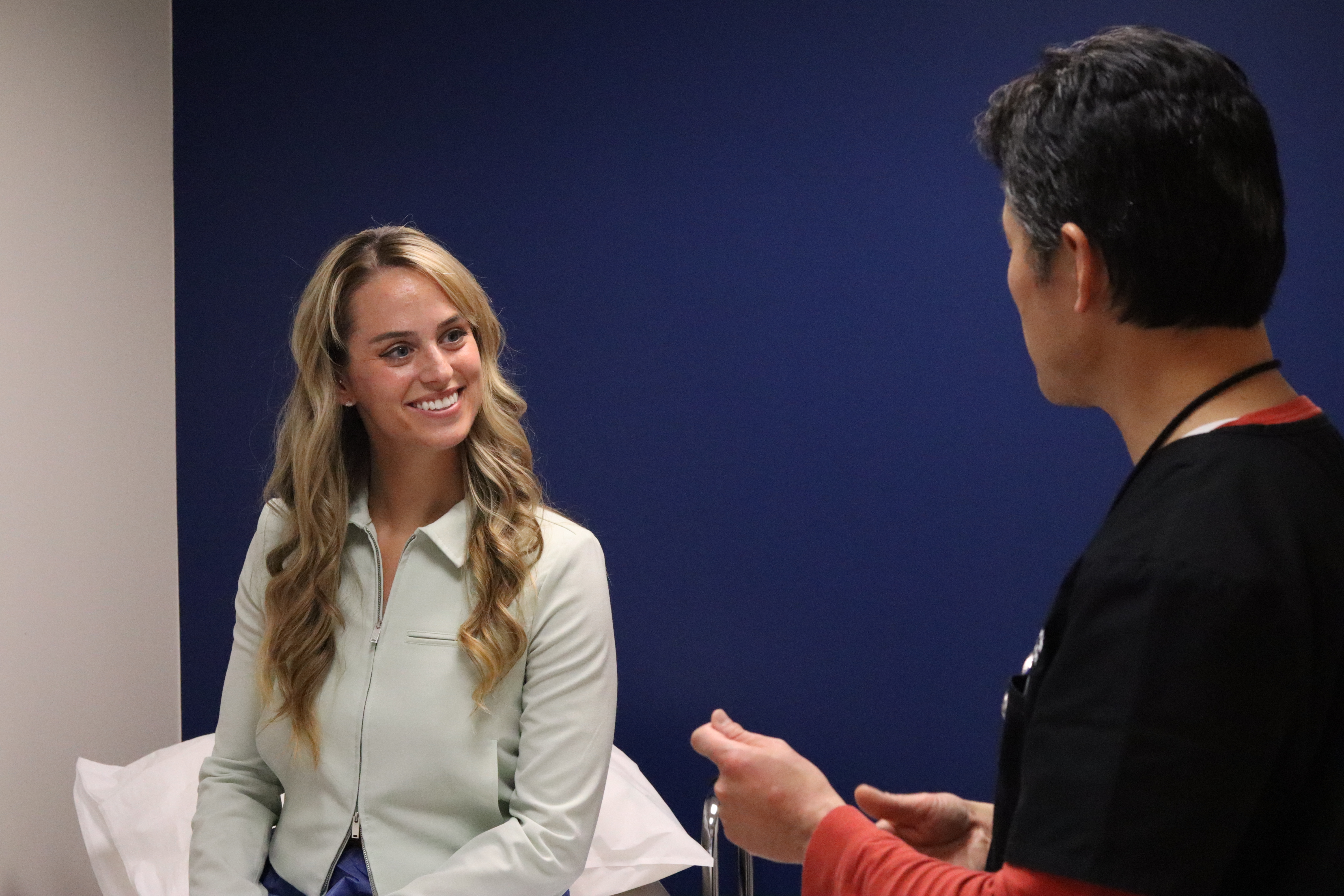 Foto del interior del Center for Vein Restoration en Waterbury, Connecticut, que muestra una consulta.