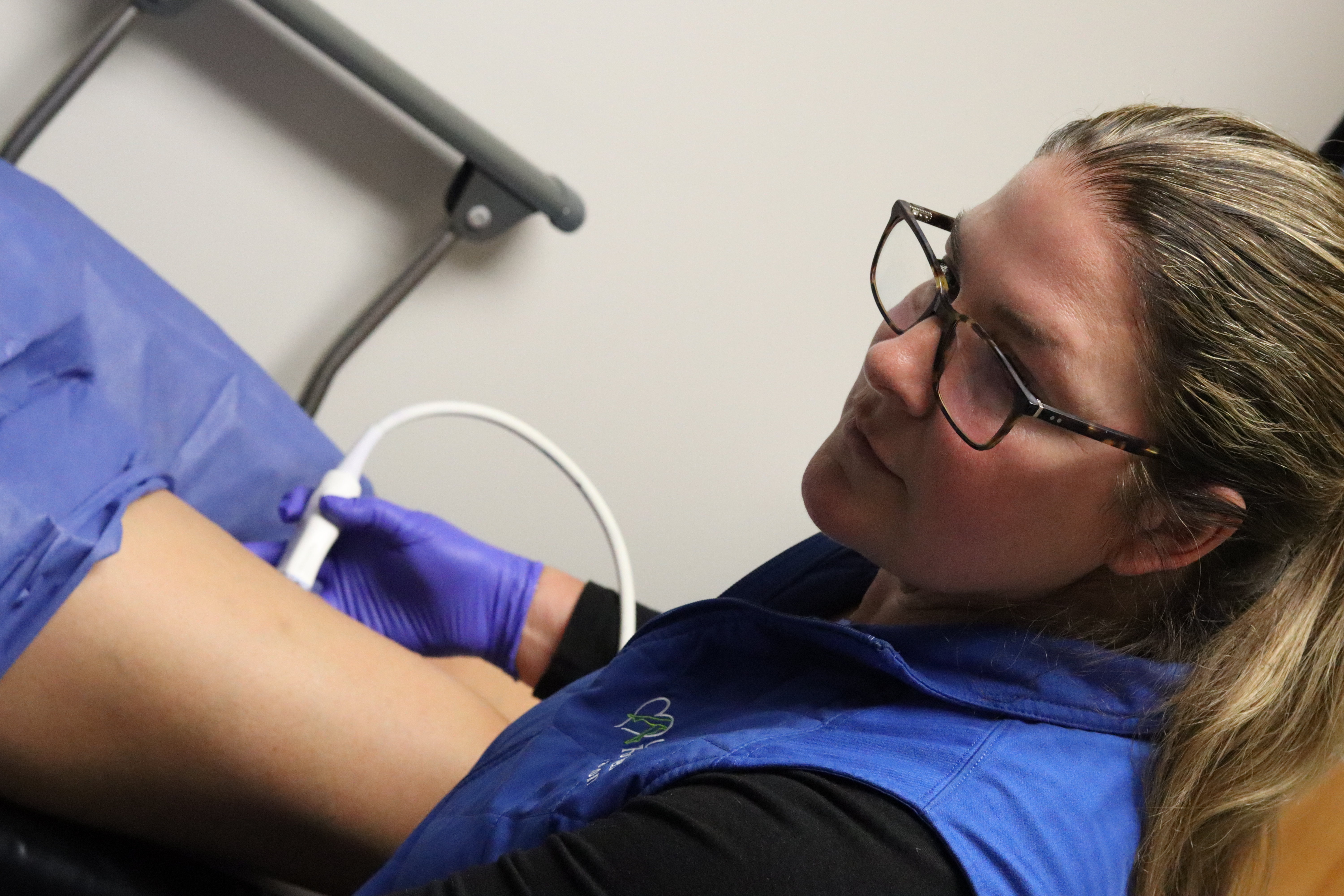 Foto del procedimiento en el Center for Vein Restoration en Waterbury, Connecticut.