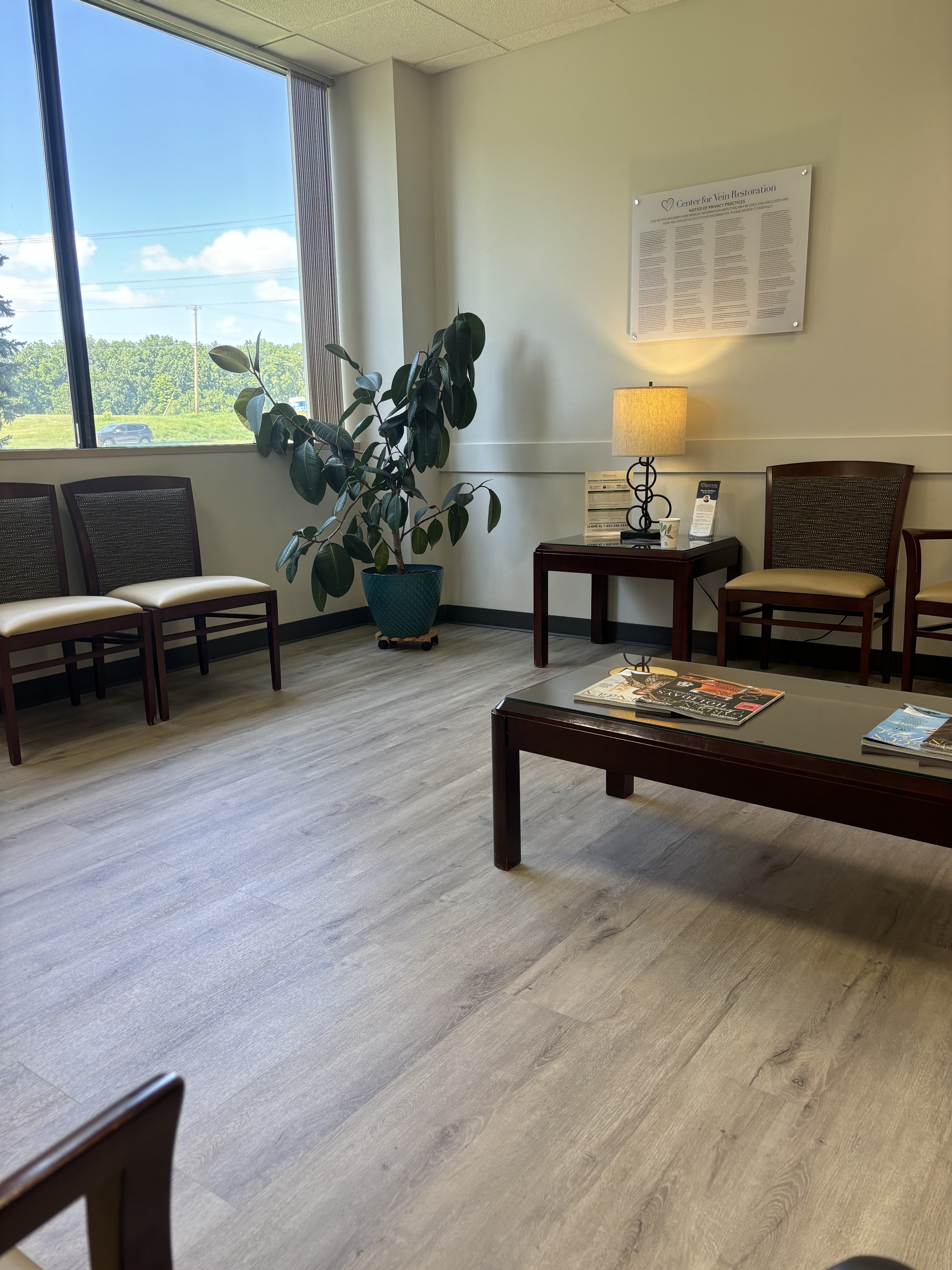 Interior photo of the Fort Wayne, Indiana location of center for Vein Restoration showing the Waiting area