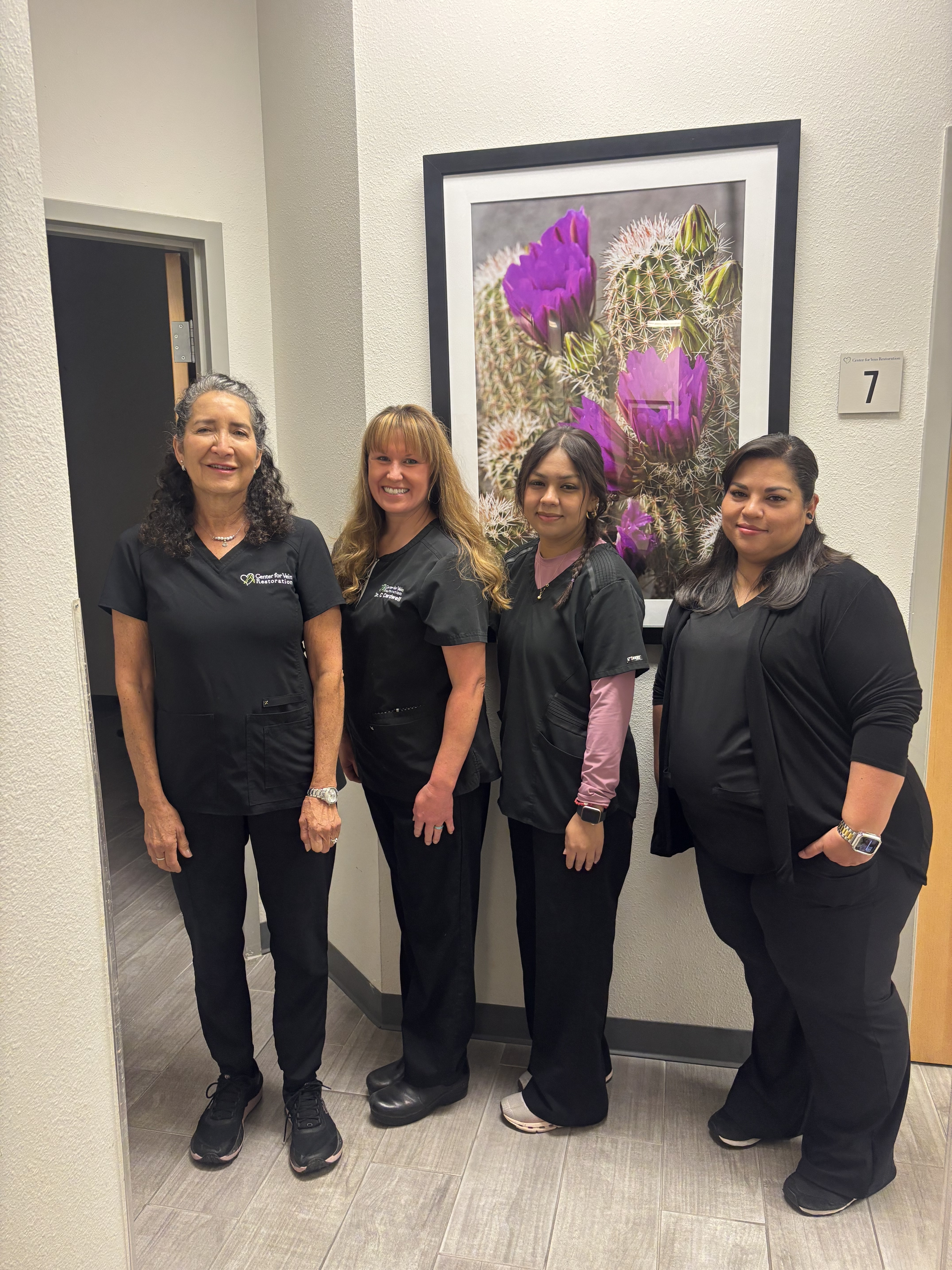 Foto de grupo del equipo en la ubicación de Rio Rancho, Nuevo México, del Center for Vein Restoration.