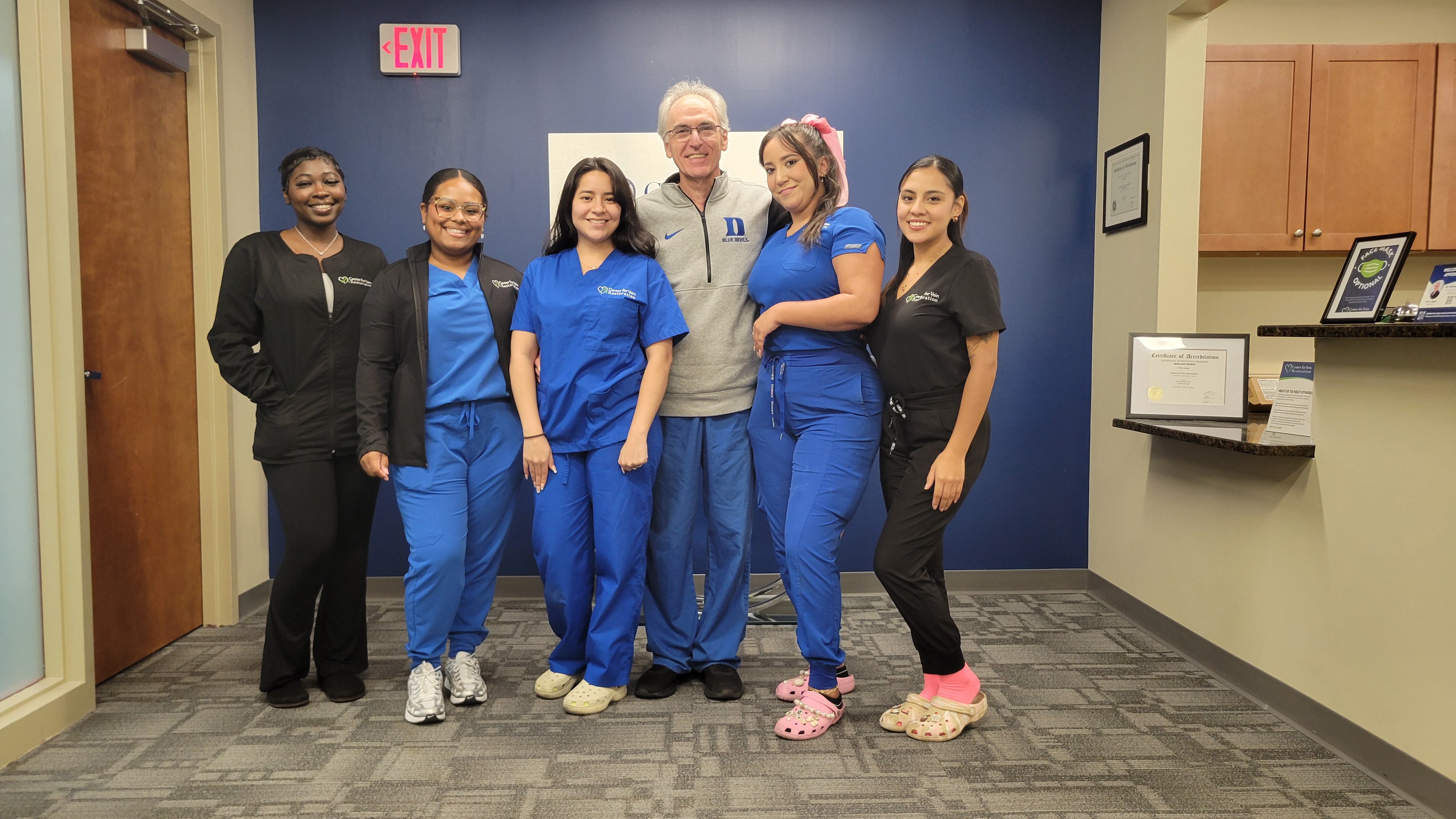 Segunda foto grupal del equipo en la sede de Union, NJ de Center for Vein Restoration (2025)