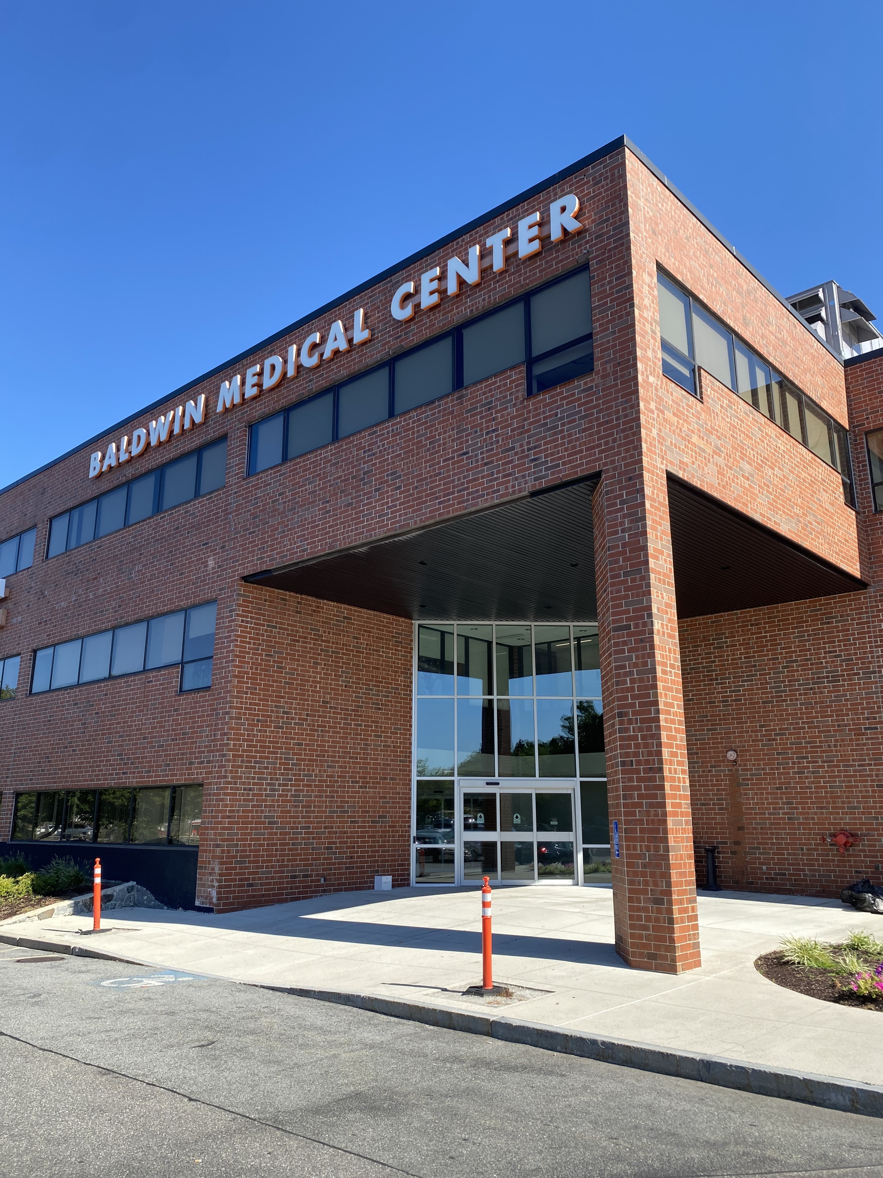 Foto del exterior del Center for Vein Restoration en Woburn, Massachusetts.