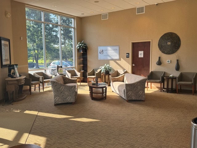 Foto del interior del Center for Vein Restoration en Greensboro, Carolina del Norte.