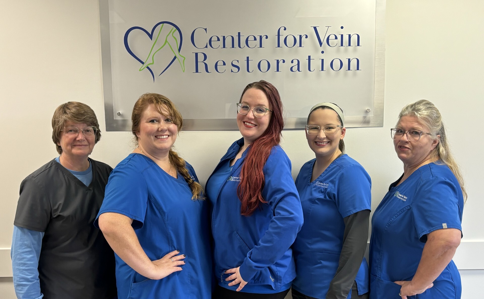 Foto de grupo del equipo en la ubicación de Fort Wayne, Indiana, del Center for Vein Restoration.