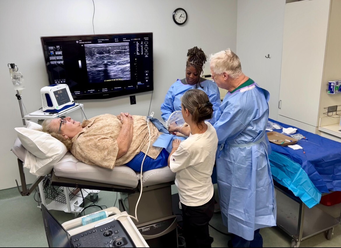 Thumbnail original 6 CF9 A057 B79 E 4207 87 F5 36 F239 DEA9 C8