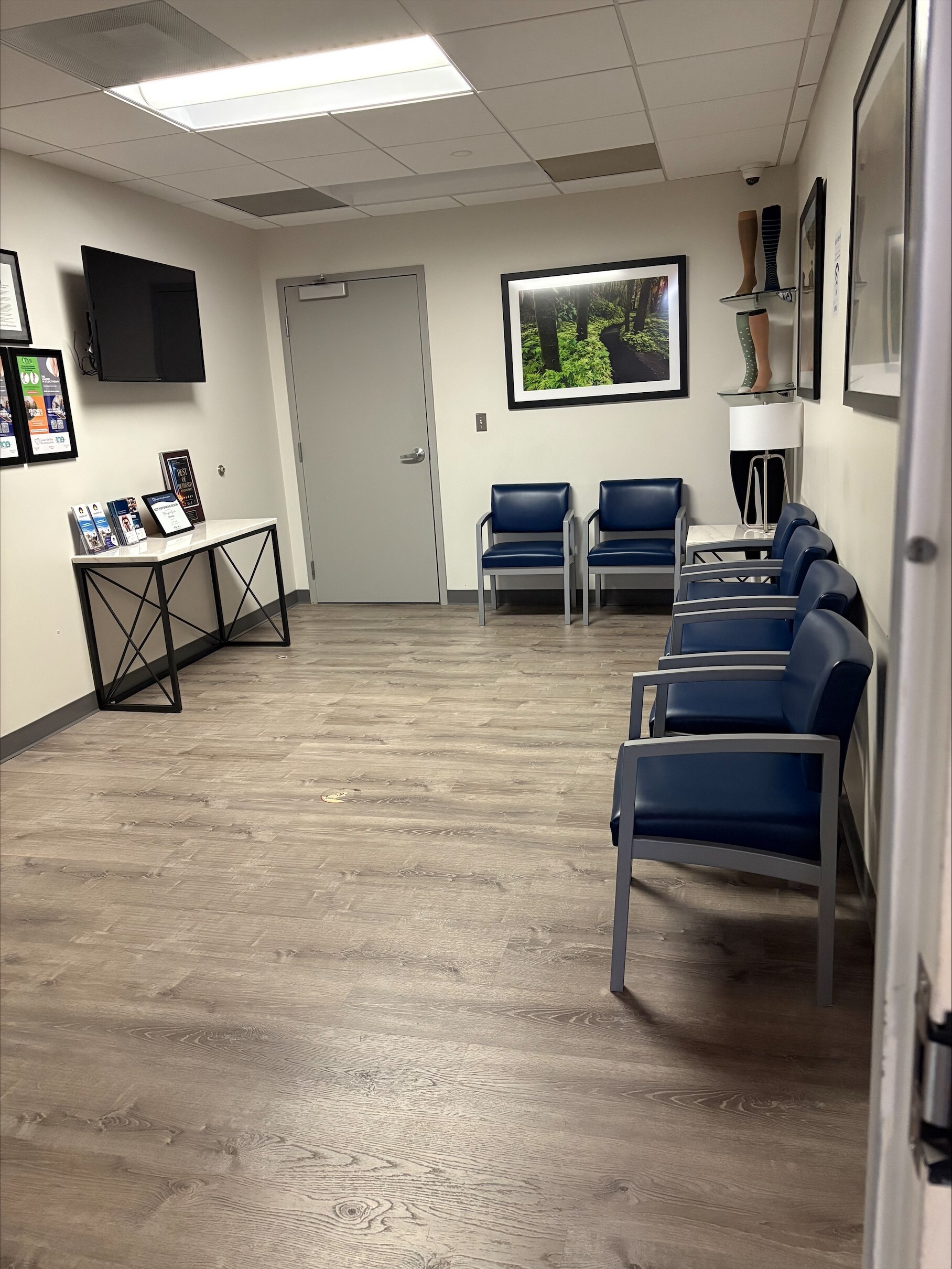 Interior photo of the Rockville, Maryland location of center for Vein Restoration showing the Waiting Room