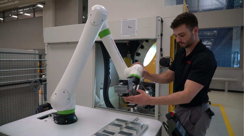 Crx 10ial machine tending robodrill