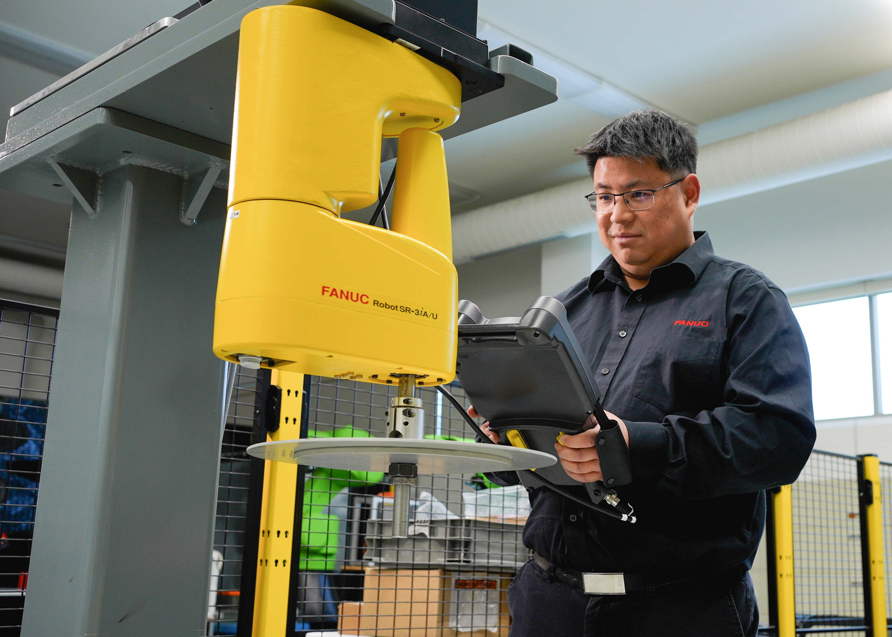 FANUC Engineer with SR3i A U 3