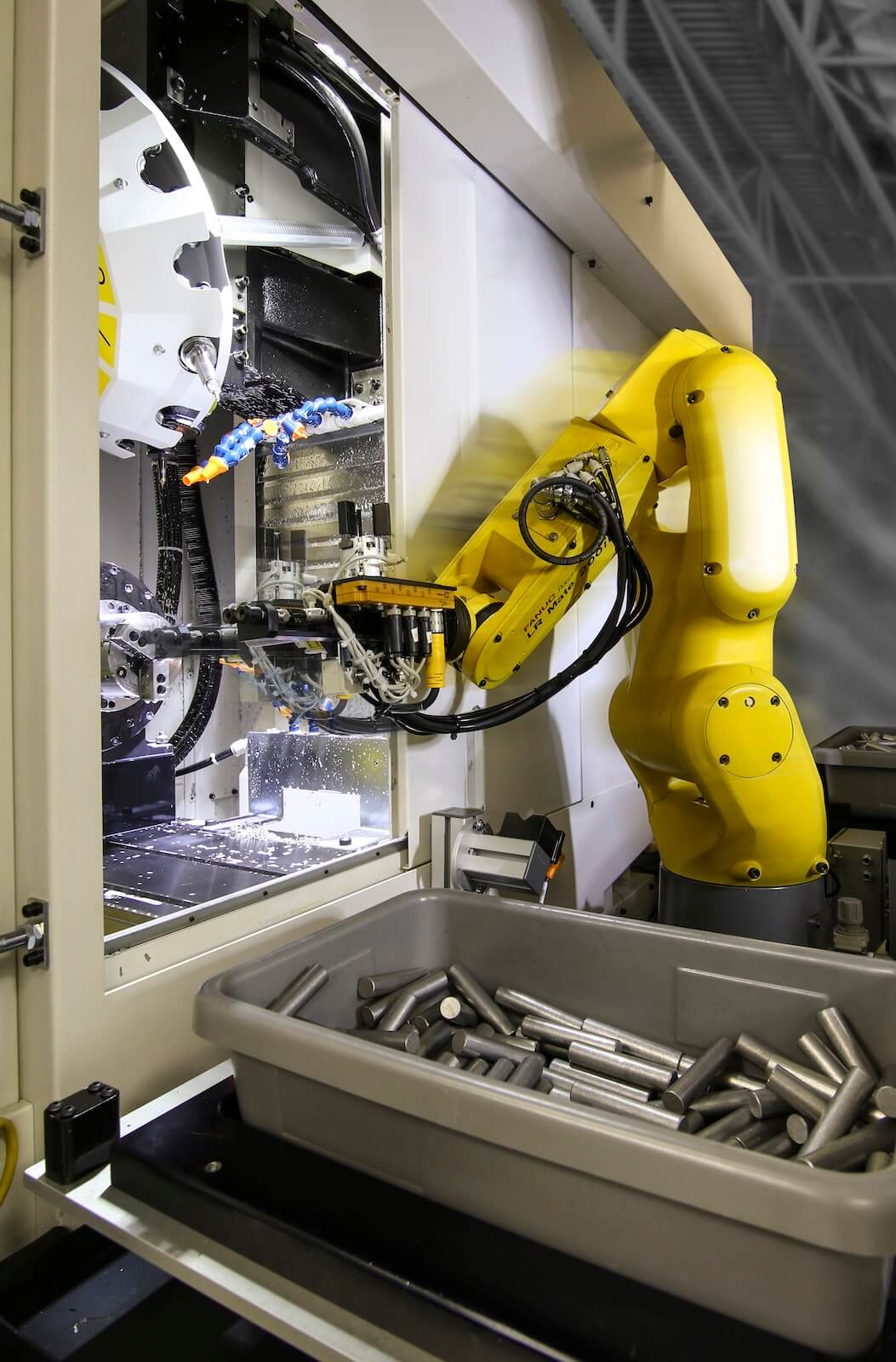 Lr mate 200id robotic machine tending