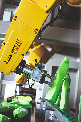 Lr mate 200id 7l picking plastic bottles