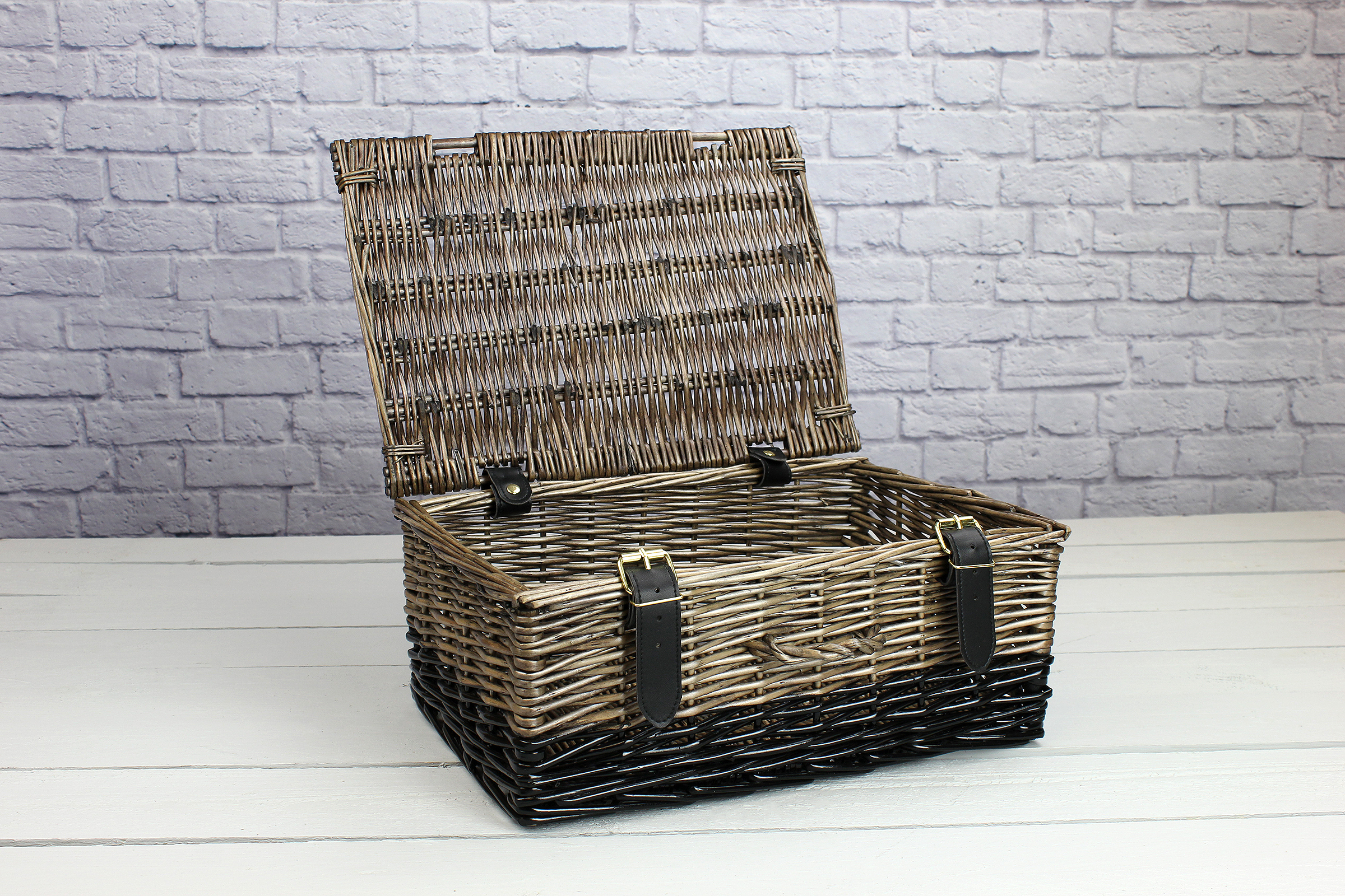 Black Dipped Hamper