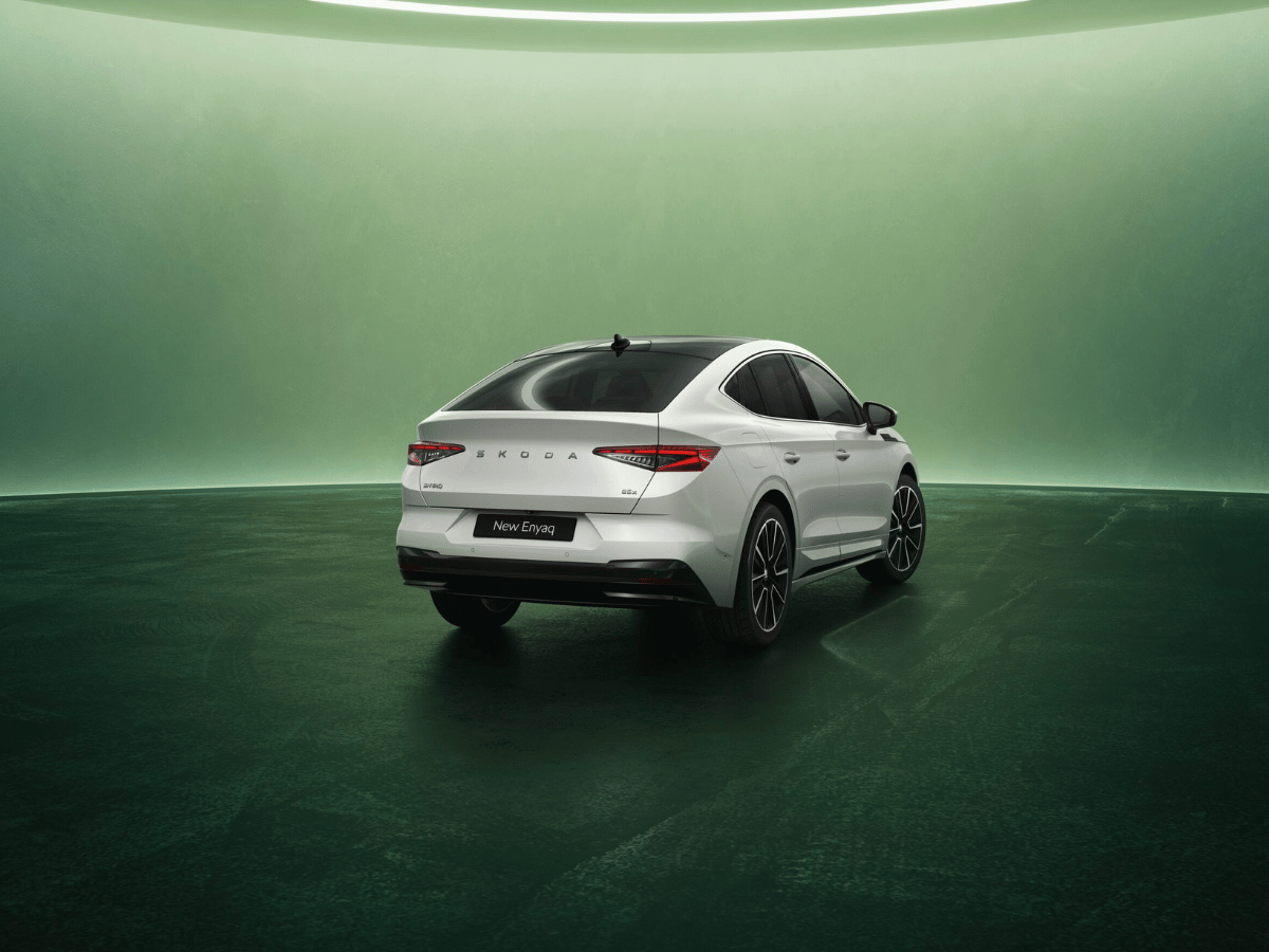 achterkant van witte auto