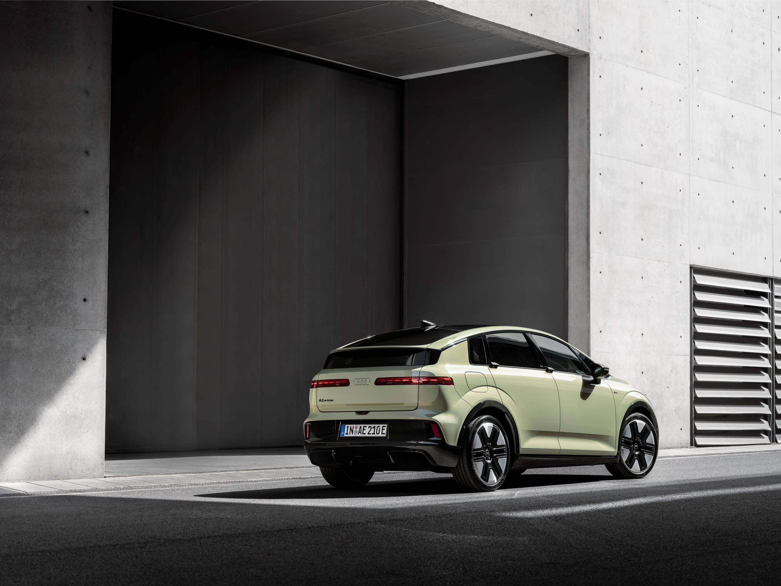 Audi A2 e tron rechterahter