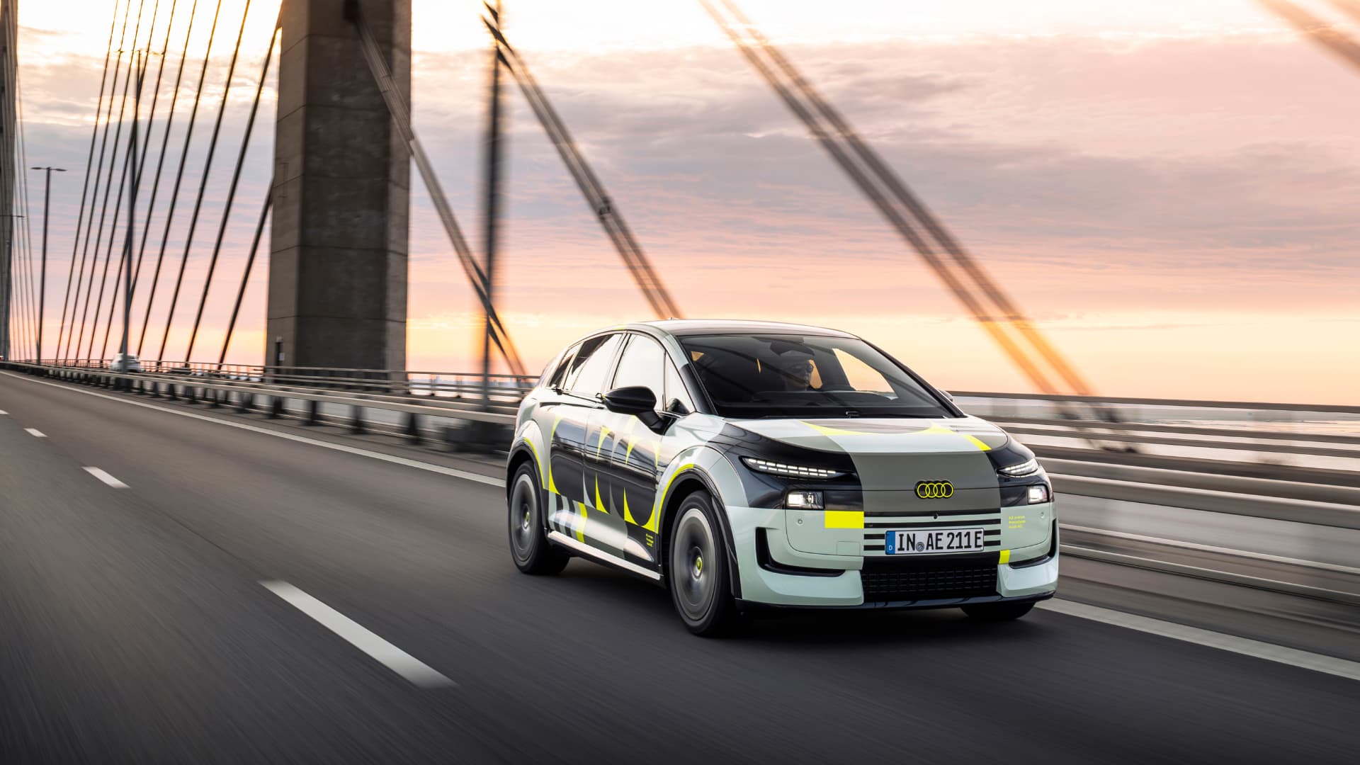 Audi A2 e tron voorkant schuin