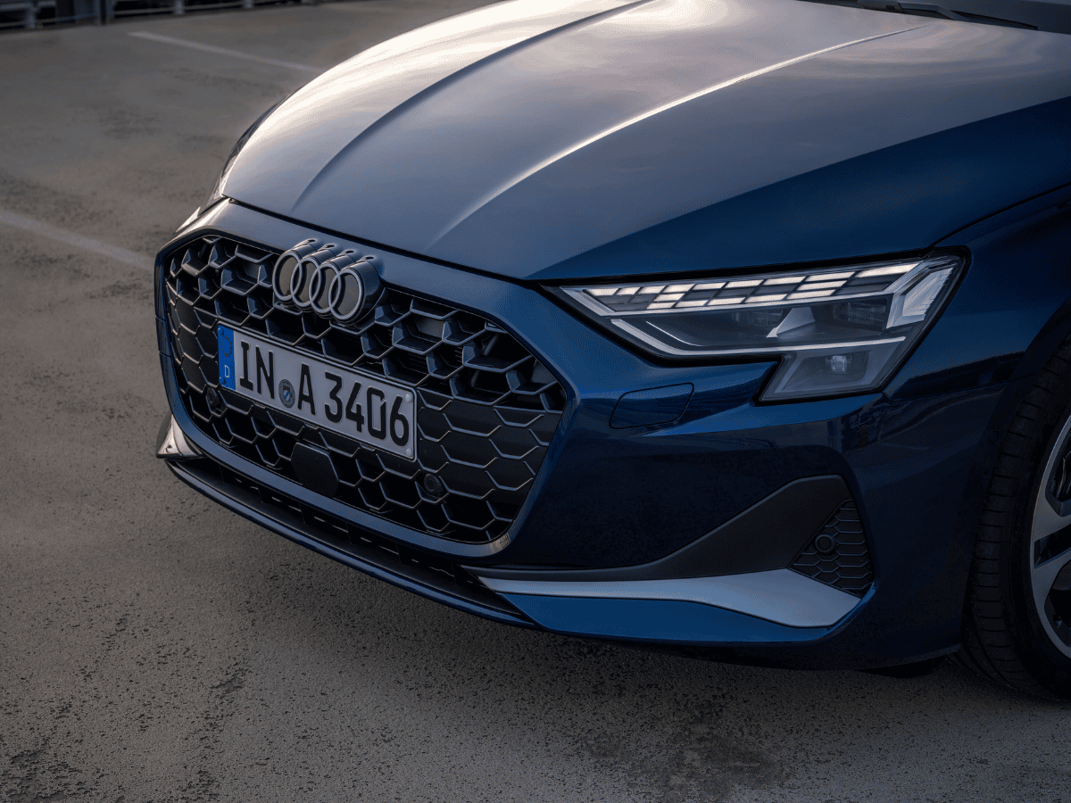 Audi A3 Sportback schuin voor