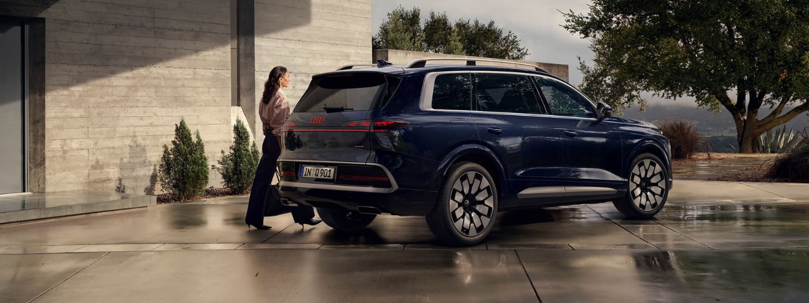 Audi Q9 header 1