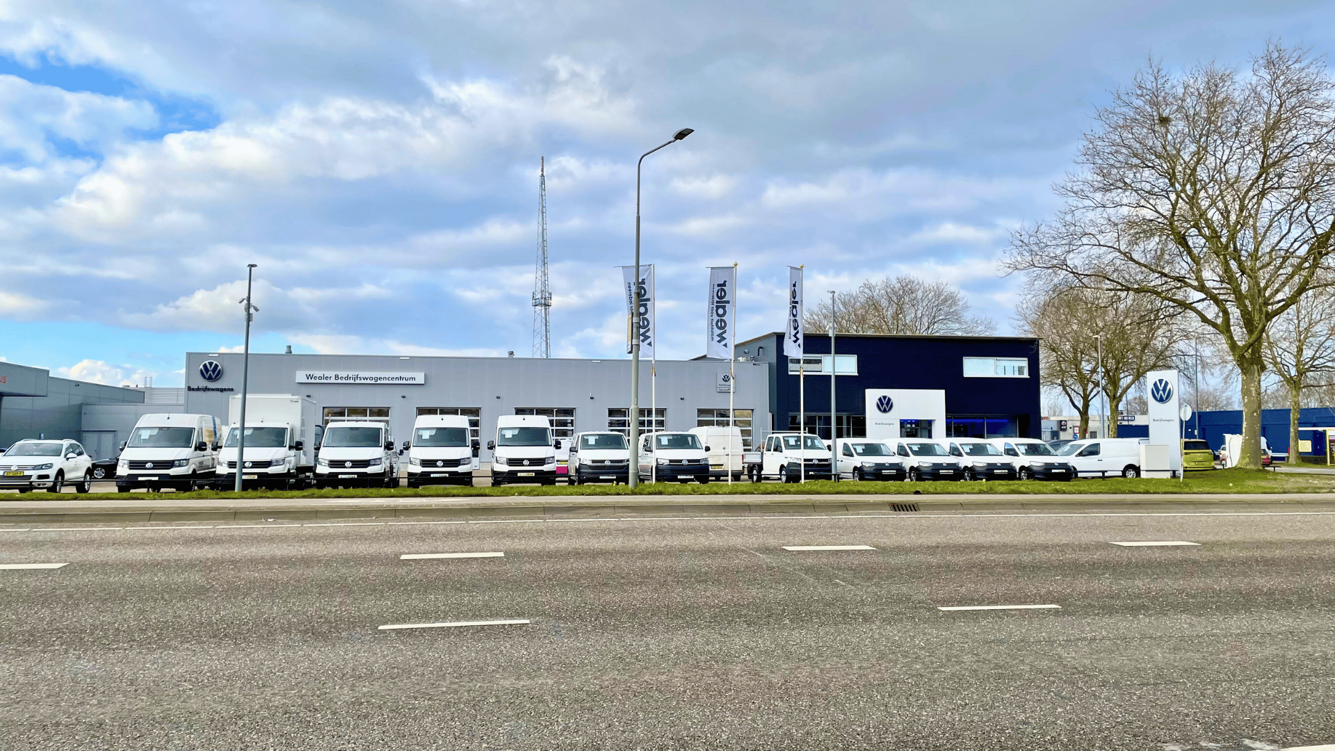 Straat voor Volkswagen Bedrijfswagen pand